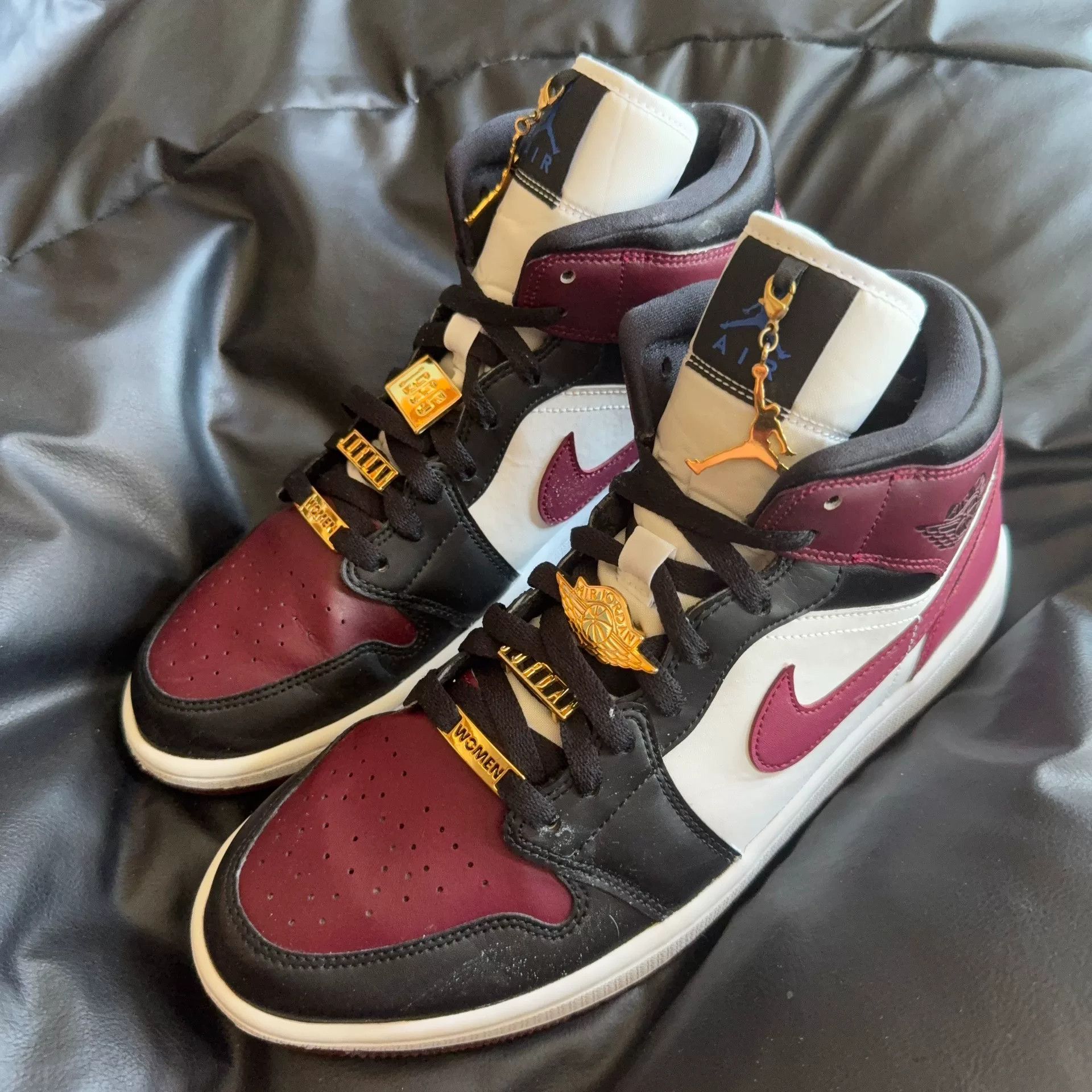 Nike Nike Black Lowtop Sneakers 44.5 Men Size US 11 / EU 44 - 1 Thumbnail