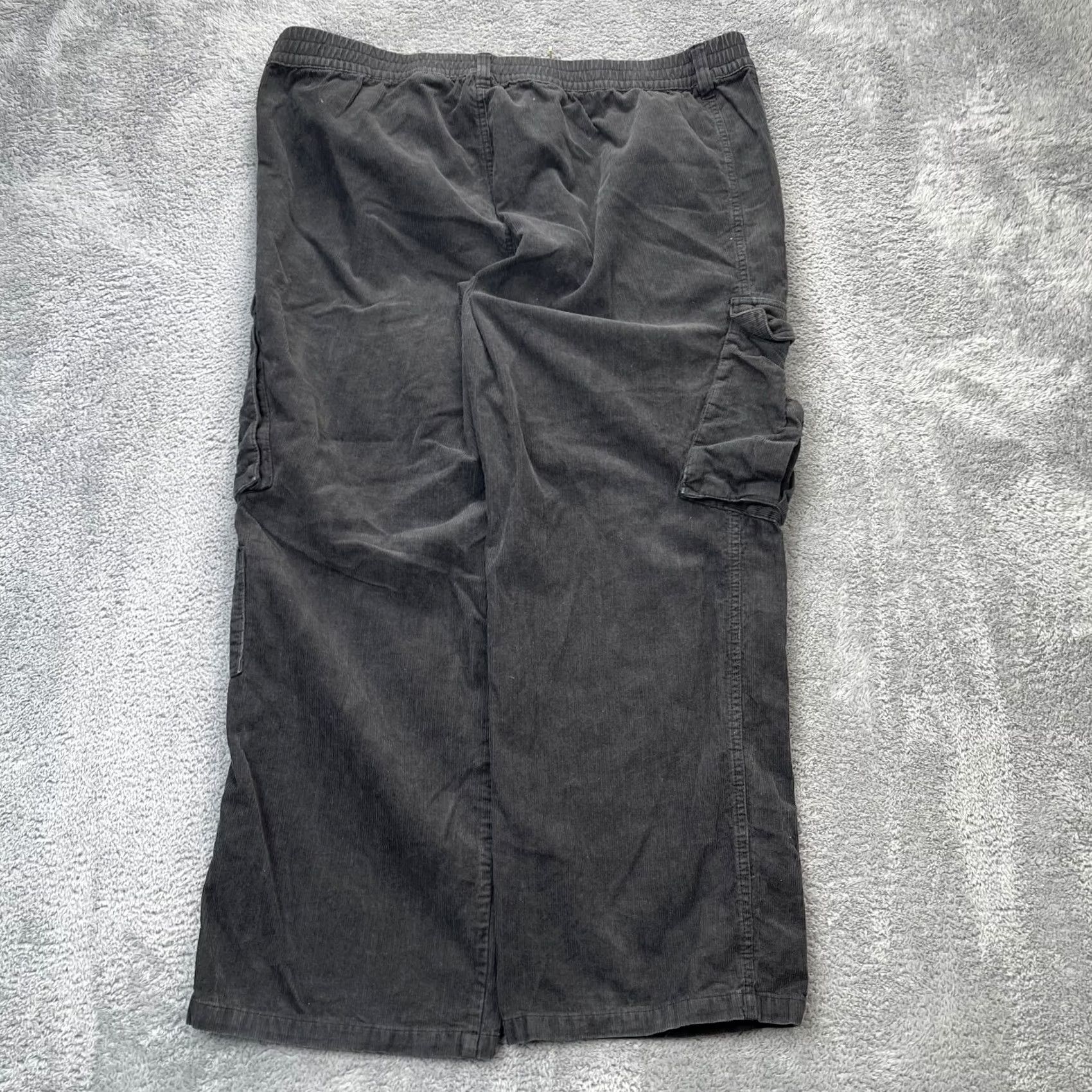 Vintage H And M Pants Womens 20 Black Baggy Raver Corduroy Cargo Wide Leg y2k 90s Grunge Pants Womens Regular 29in Inseam Black Corduroy Cargo Wide-Leg"} Size 42" / US 20 - 5 Thumbnail