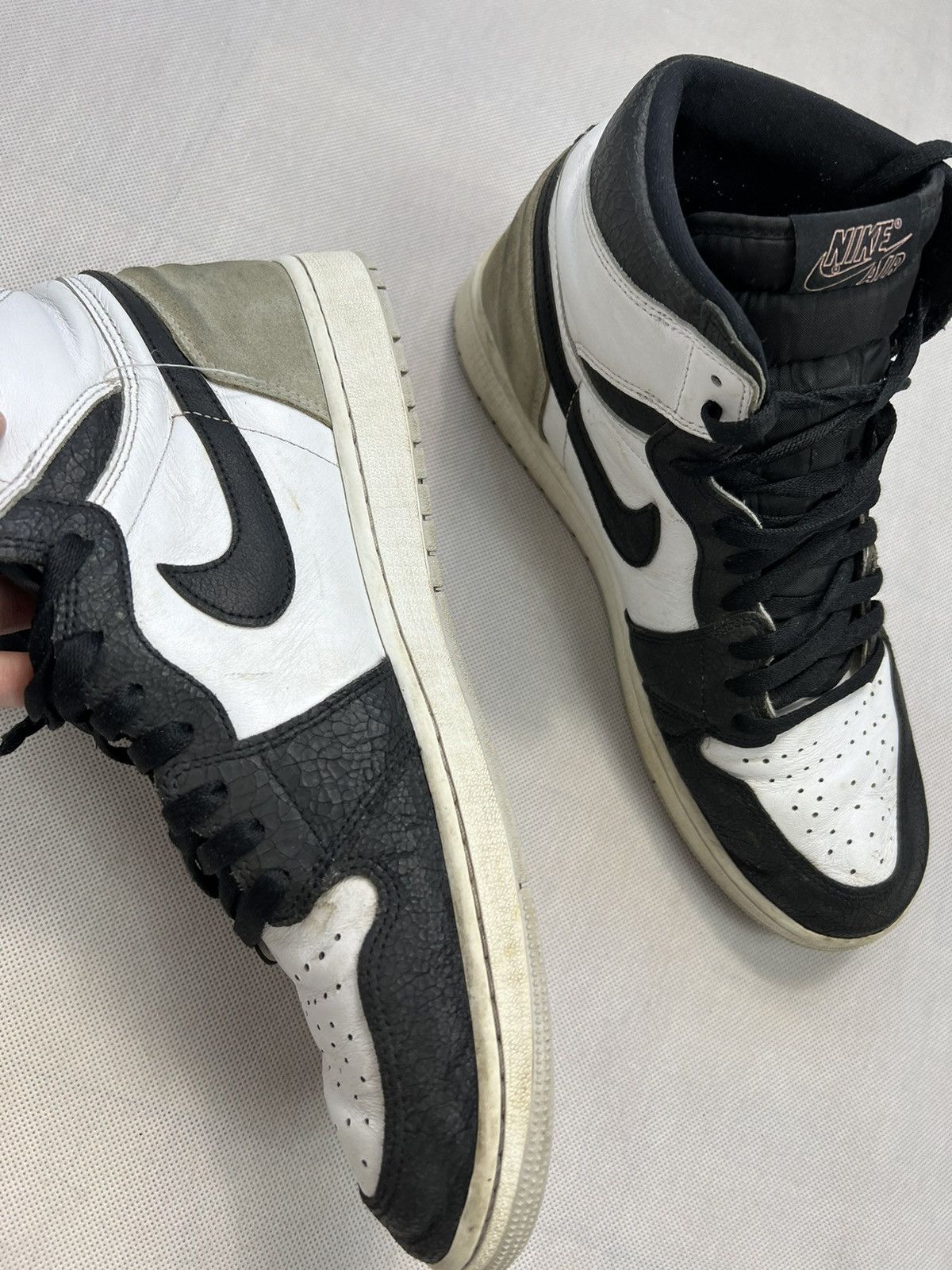 Nike Shoes Nike Air Jordan 1 Retro High OG Size US 15 / EU 48 - 3 Thumbnail