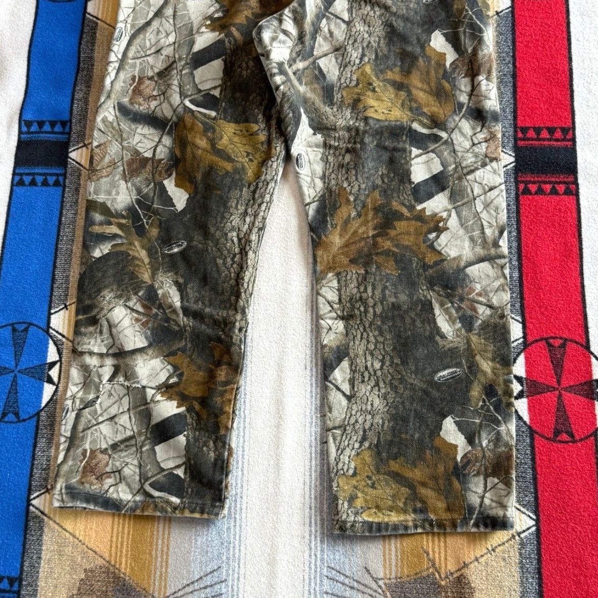 Wrangler VINTAGE Wrangler Realtree Camo Camouflage Double Knee Jeans Size 36x30 Men 90s Y2K Brown Camouflage Pattern Straight Zip Inseam 30 Regular 36 Mens Size US 36 / EU 52 - 7 Thumbnail