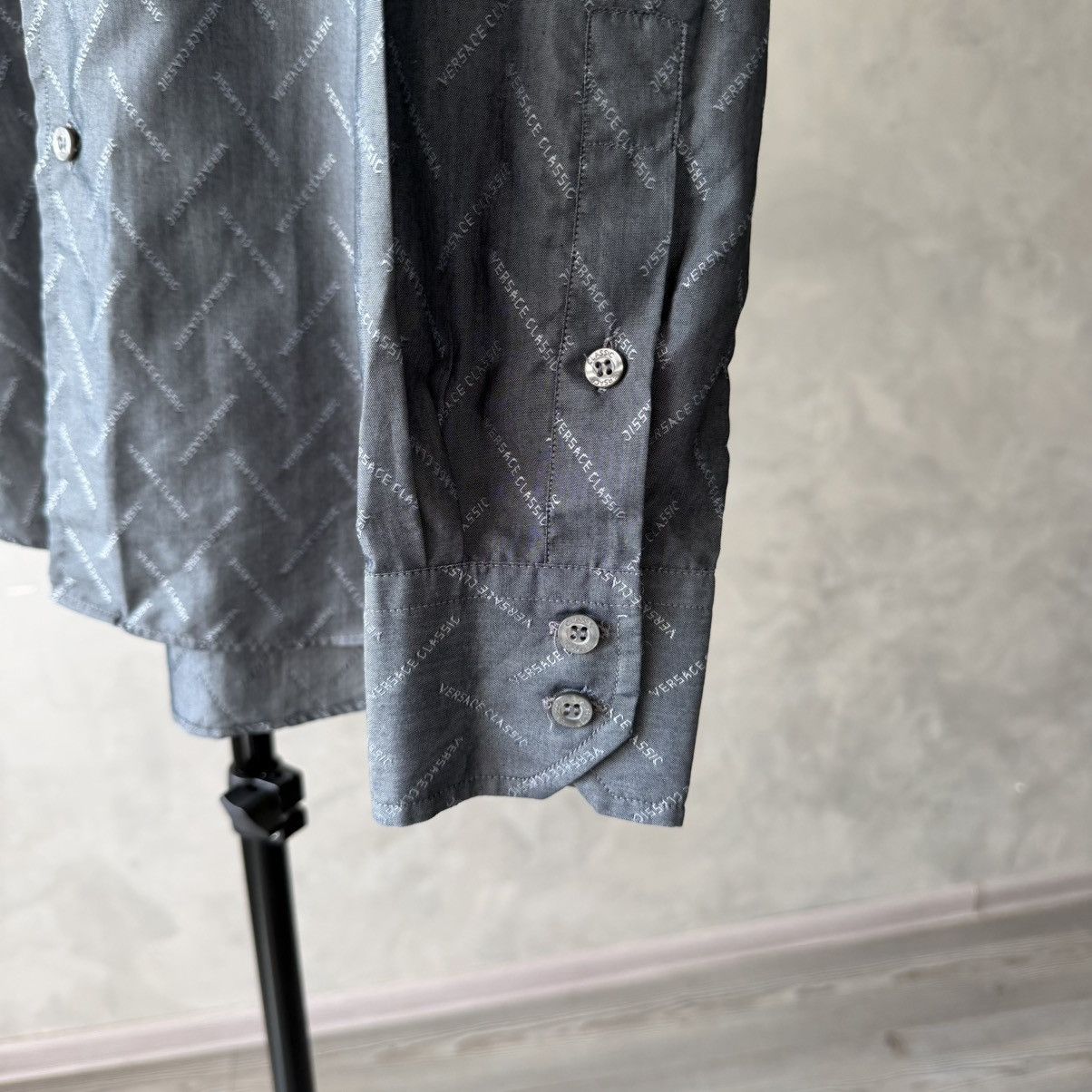 Versace Vintage Versace Classic Monogram Logo Buttons Up Shirt 39/15 Size US M / EU 48-50 / 2 - 5 Thumbnail