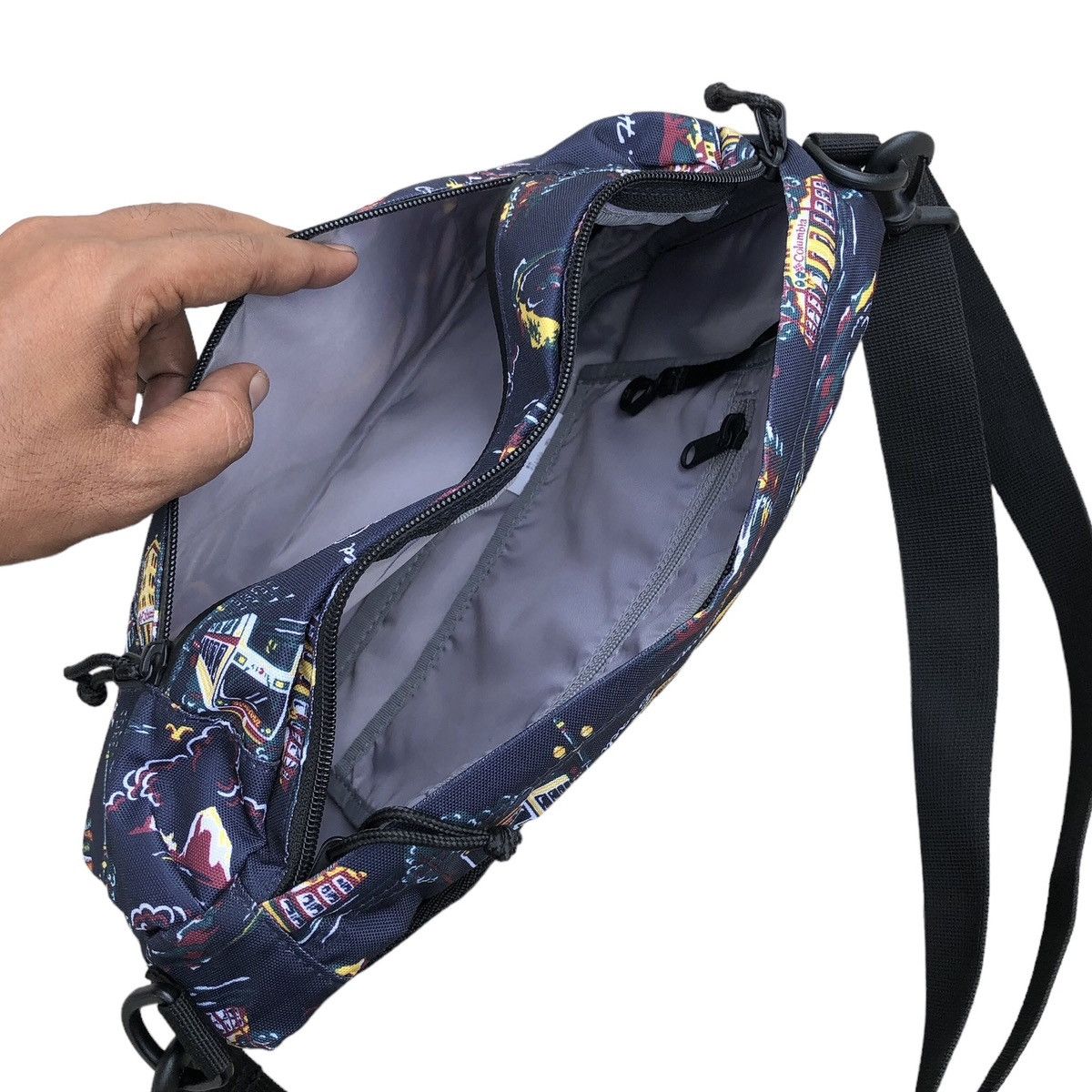 Columbia Columbia Sportwear Japan 2 in 1 Cross Body / Slim Bag Size ONE SIZE - 12 Thumbnail