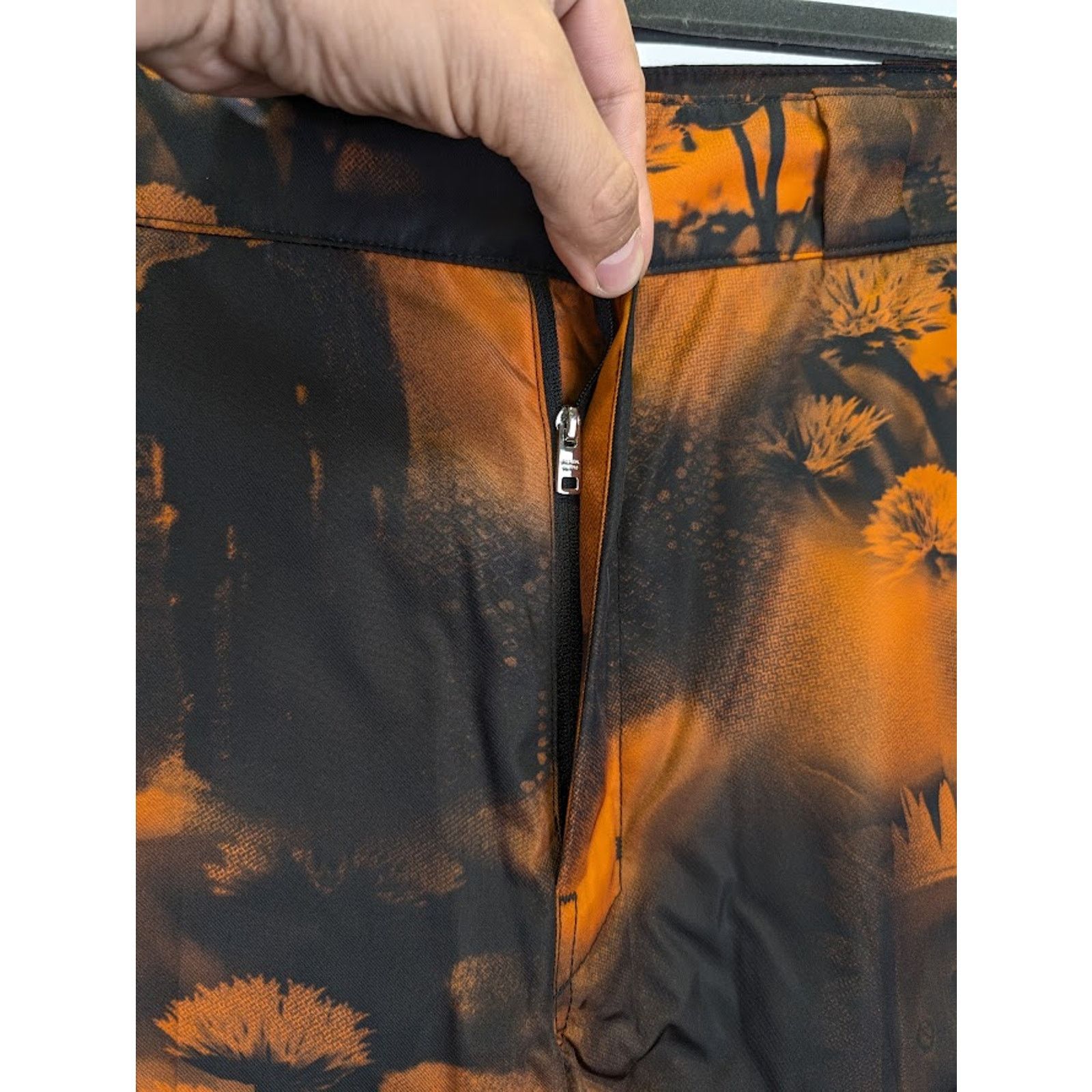 Prada o1rshd1 Re-Nylon Human Pantalone Shorts in Arancio Size US 34 / EU 50 - 10 Thumbnail