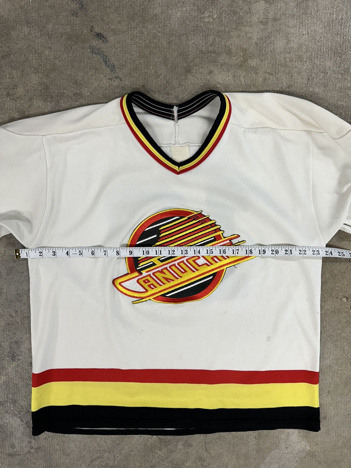 Ccm Vintage 90s CCM Vancouver Canucks Hockey Jersey #19 READ Size US L / EU 52-54 / 3 - 18 Thumbnail