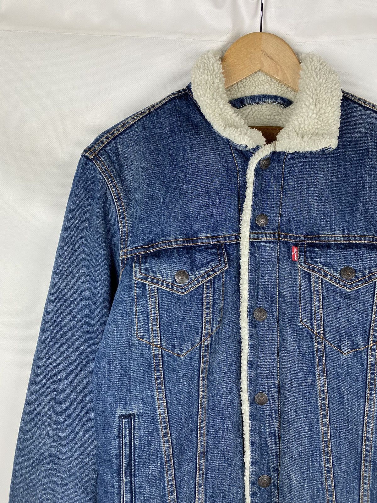 Levi's Levis Premium men’s Sherpa lined denim trucker jacket Size US S / EU 44-46 / 1 - 4 Thumbnail