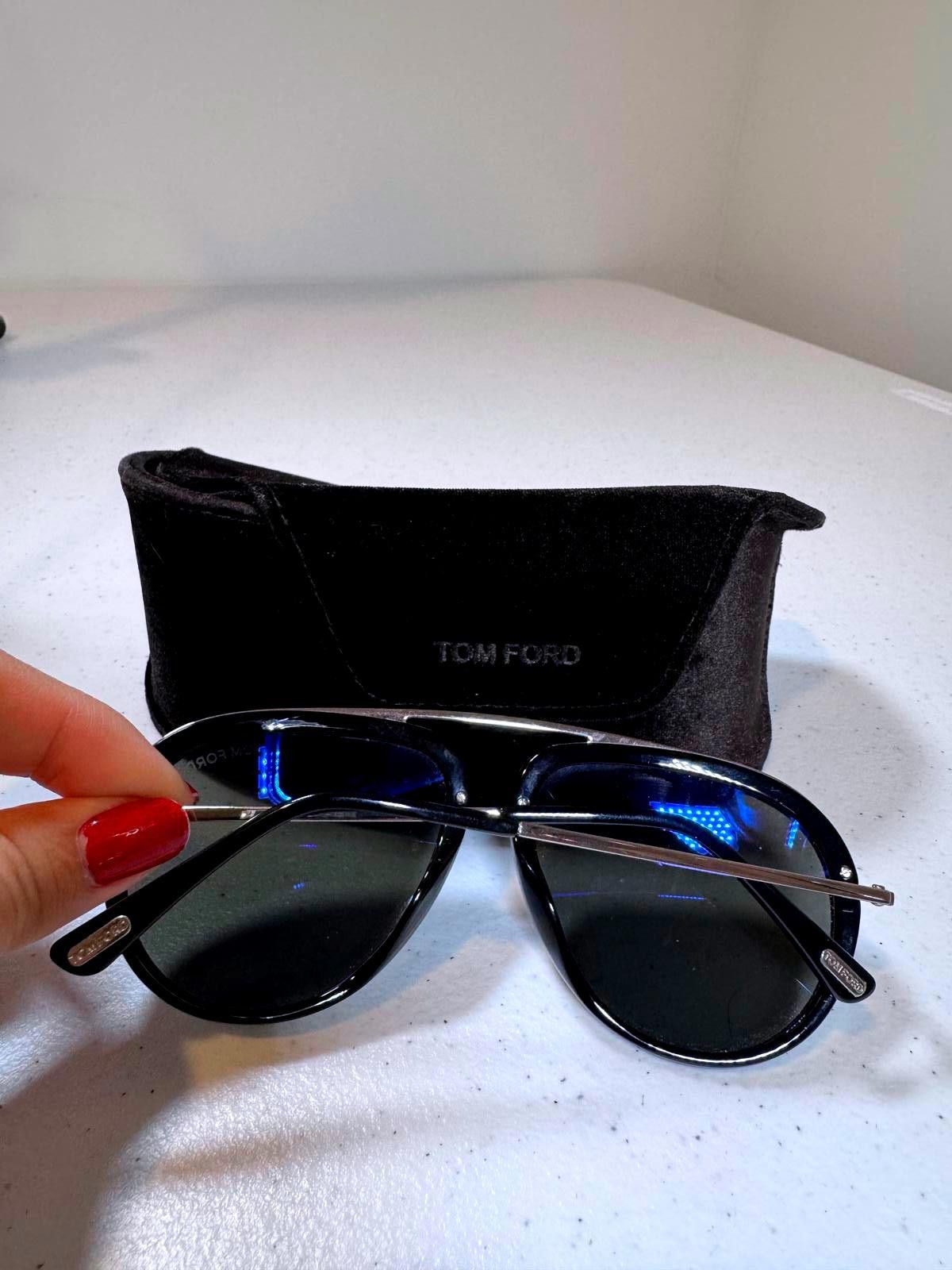 Tom Ford Stylish Tom Ford Sunglasses with Case Size ONE SIZE - 2 Thumbnail