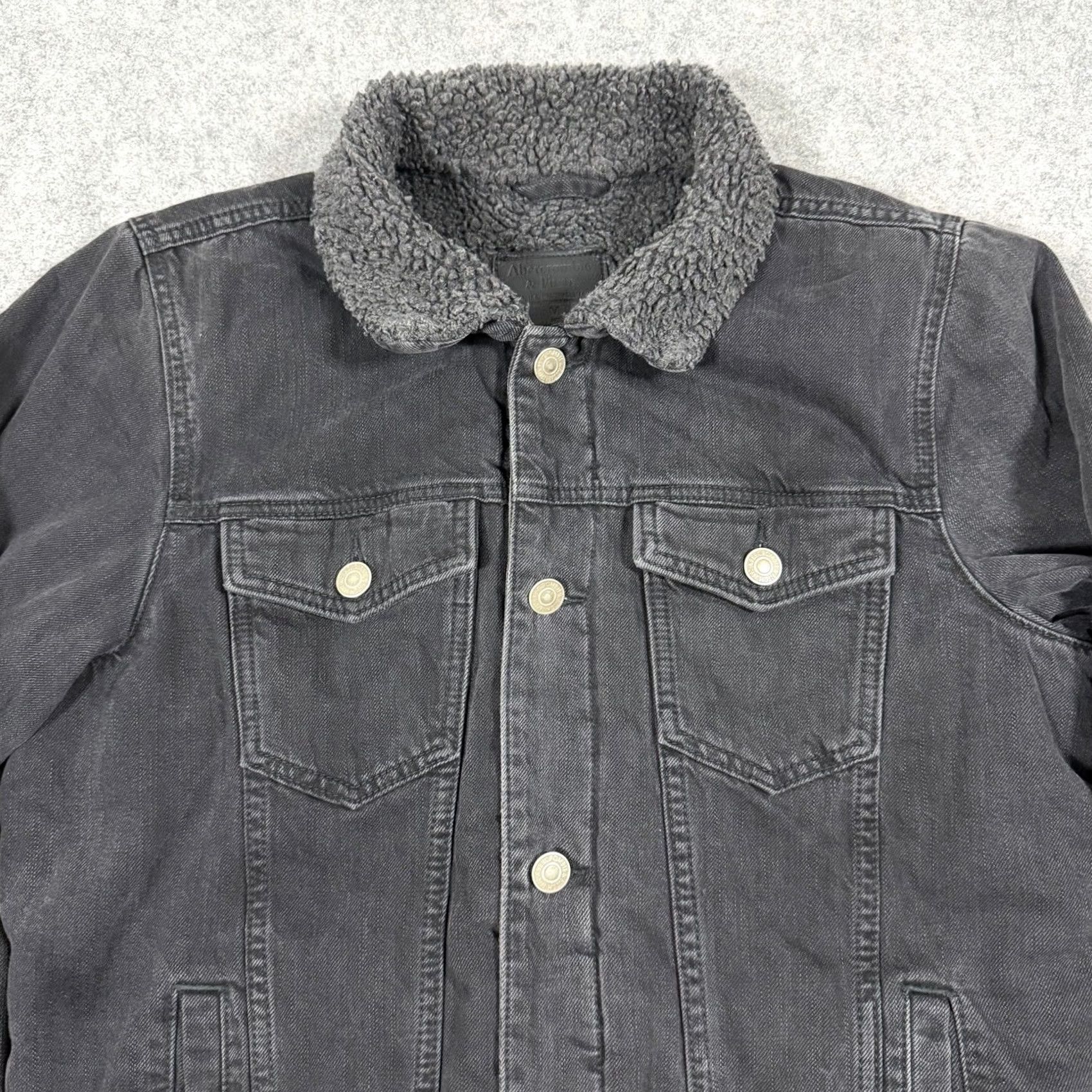 Abercrombie & Fitch Abercrombie & Fitch Denim Jacket Men’s Medium Black Sherpa Lined Vintage? (Note: Original title indicates "Vintage" but item says Vintage: No) Size US M / EU 48-50 / 2 - 2 Thumbnail
