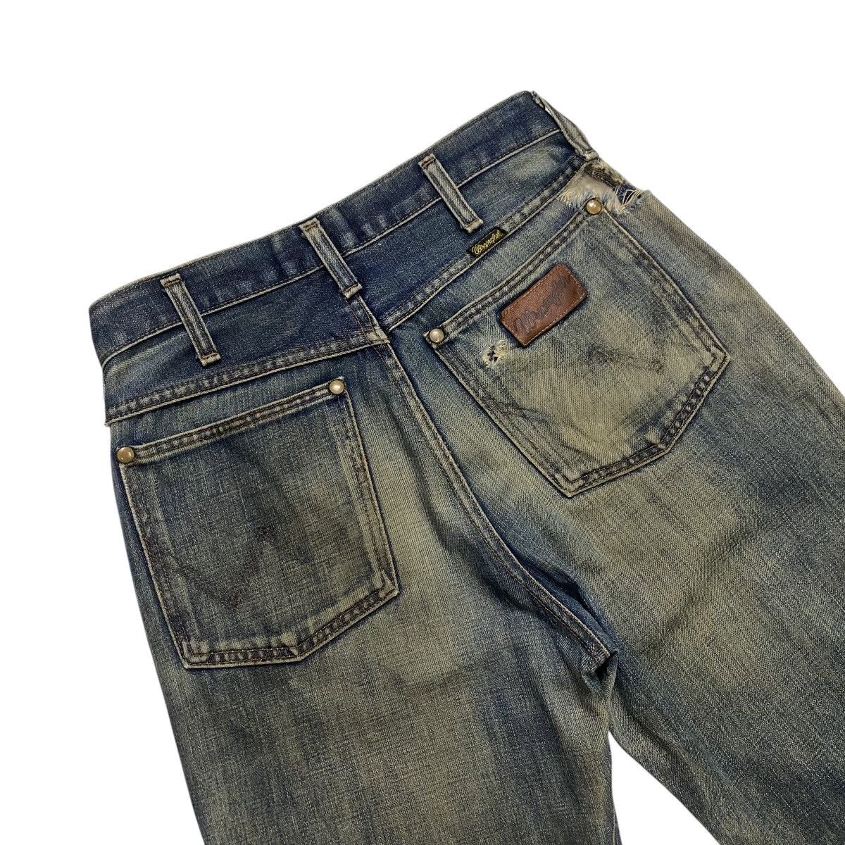 Vintage × Wrangler Wrangler distressed denim flare pant Size US 29 - 11 Thumbnail