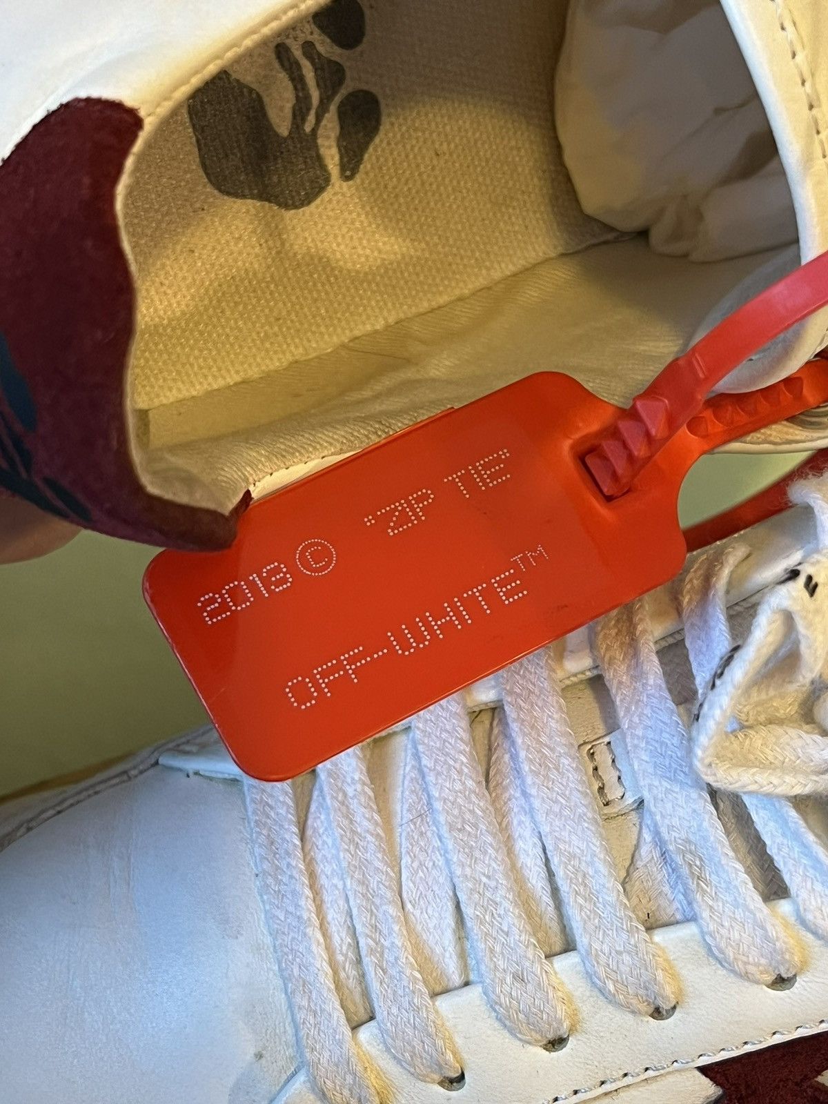 Off-White OFF WHITE white & burgundy 2.0 sneakers Size US 6 / IT 36 - 3 Thumbnail