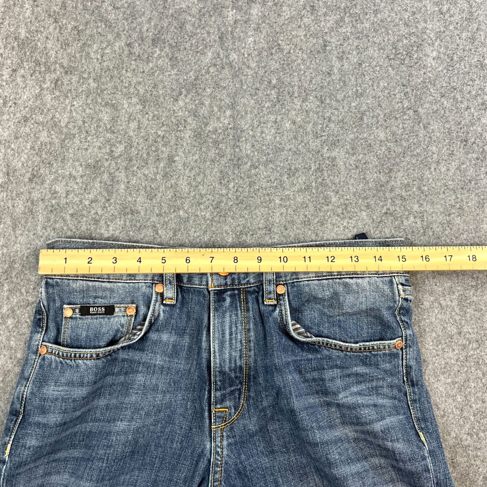 Hugo Boss HUGO BOSS Jeans Regular Straight 30 30 Mid Wash Blue Whiskers 100% Cotton Mens Jeans Regular 30in Blue Vintage: No Size US 30 / EU 46 - 6 Thumbnail