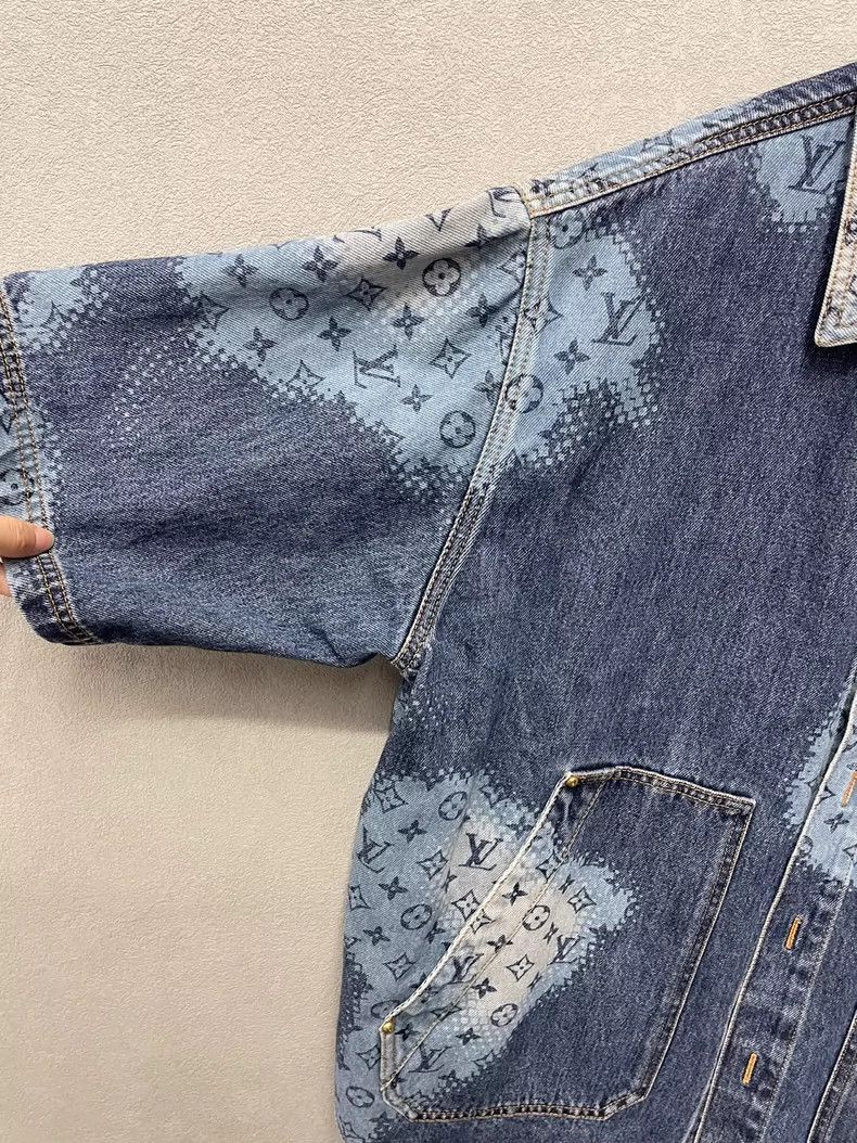 Louis Vuitton Louis Vuitton Full Print Gradient Shirt 2504-Nextarrow Size US S / EU 44-46 / 1 - 3 Thumbnail