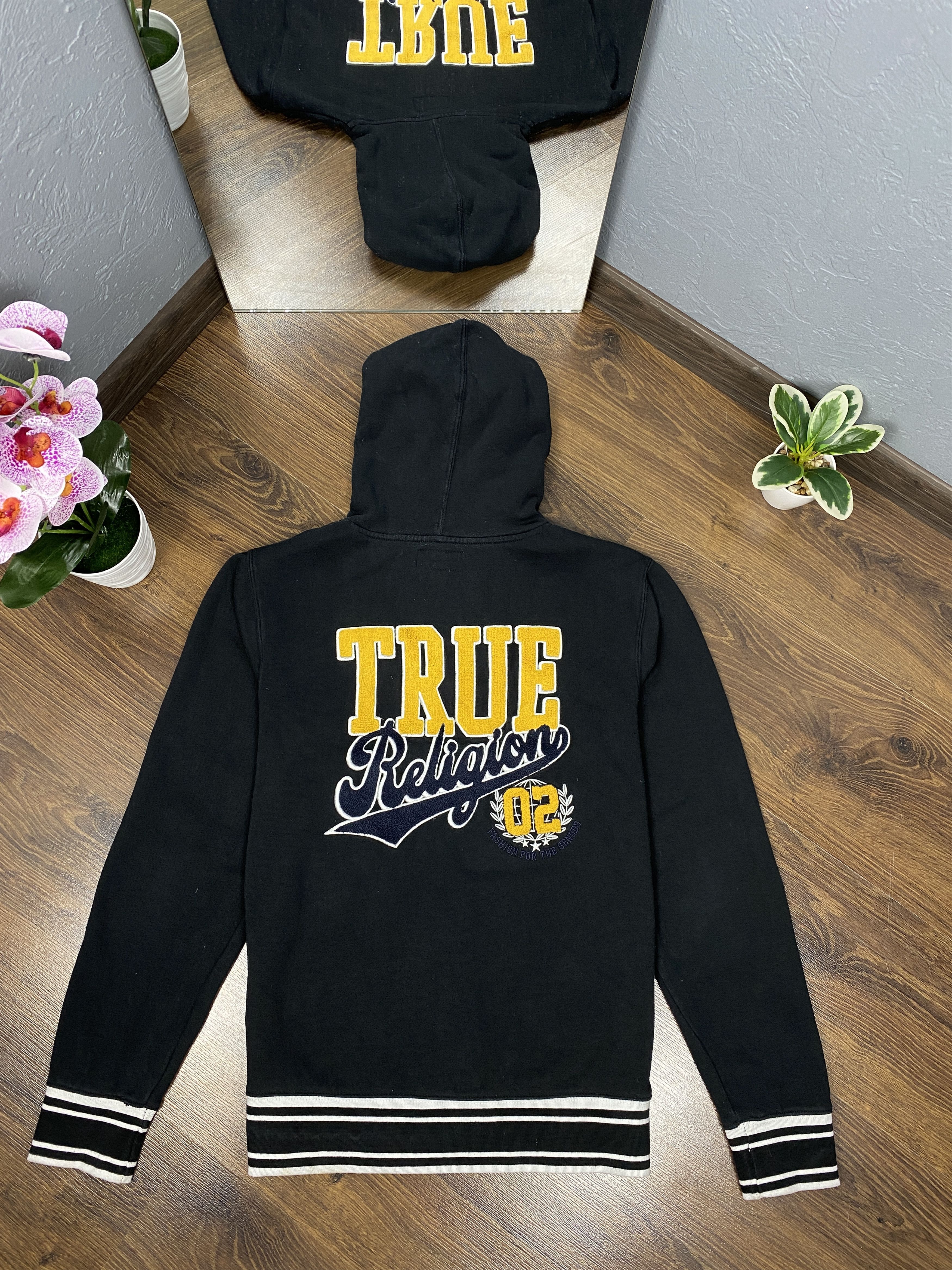 True Religion True Religion vintage big logo hoodie y2k Size US S / EU 44-46 / 1 - 1 Thumbnail