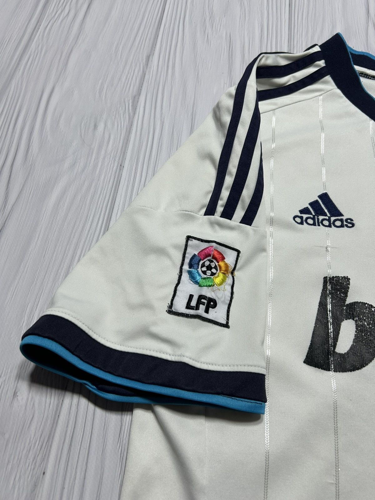 Adidas Real Madrid Benzema #9 Adidas Soccer Jersey Size M Size US M / EU 48-50 / 2 - 13 Thumbnail