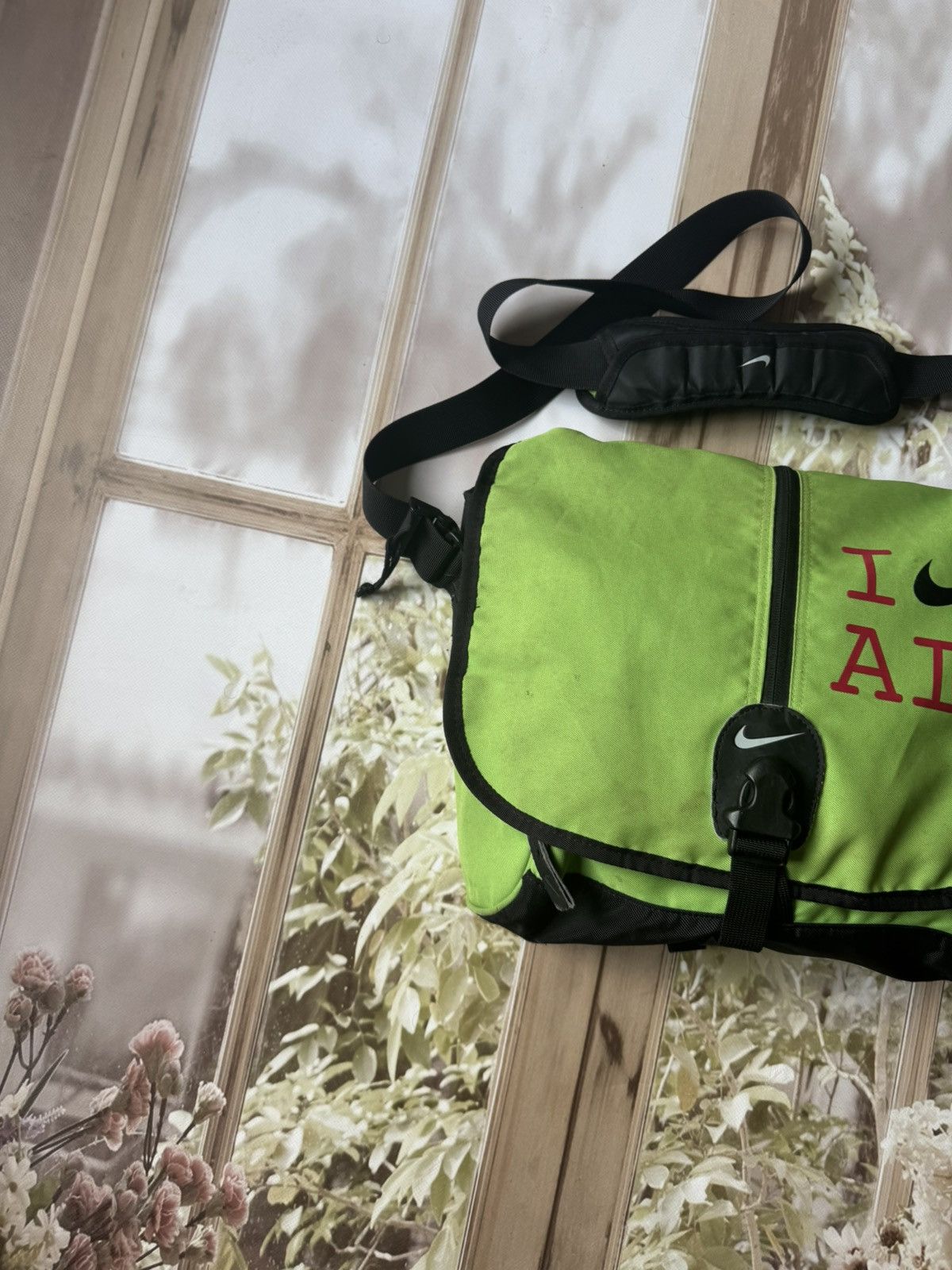 Nike Vintage Nike "I ❤️ AIR" Messenger Bag - Neon Green Size ONE SIZE - 2 Thumbnail