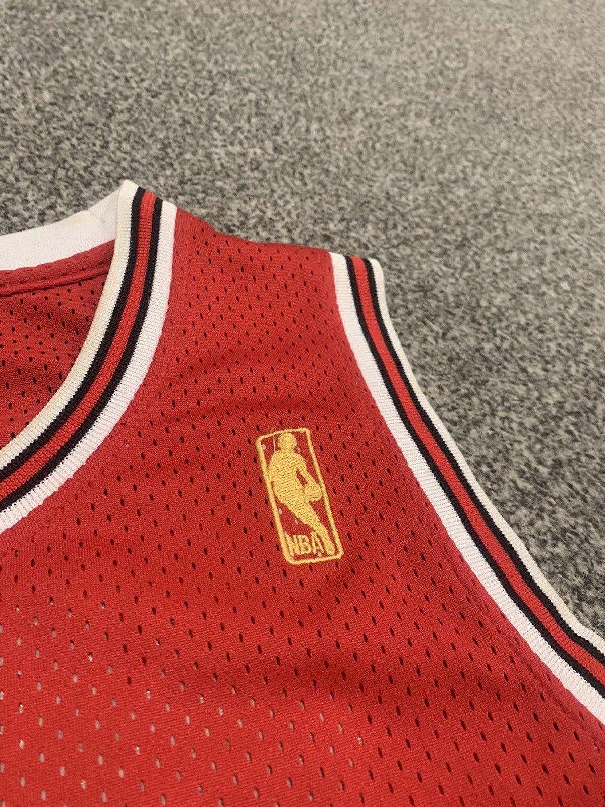 Mitchell & Ness Mitchell and Ness 1996 Chicago Bulls Jordan Jersey Size US M / EU 48-50 / 2 - 3 Thumbnail
