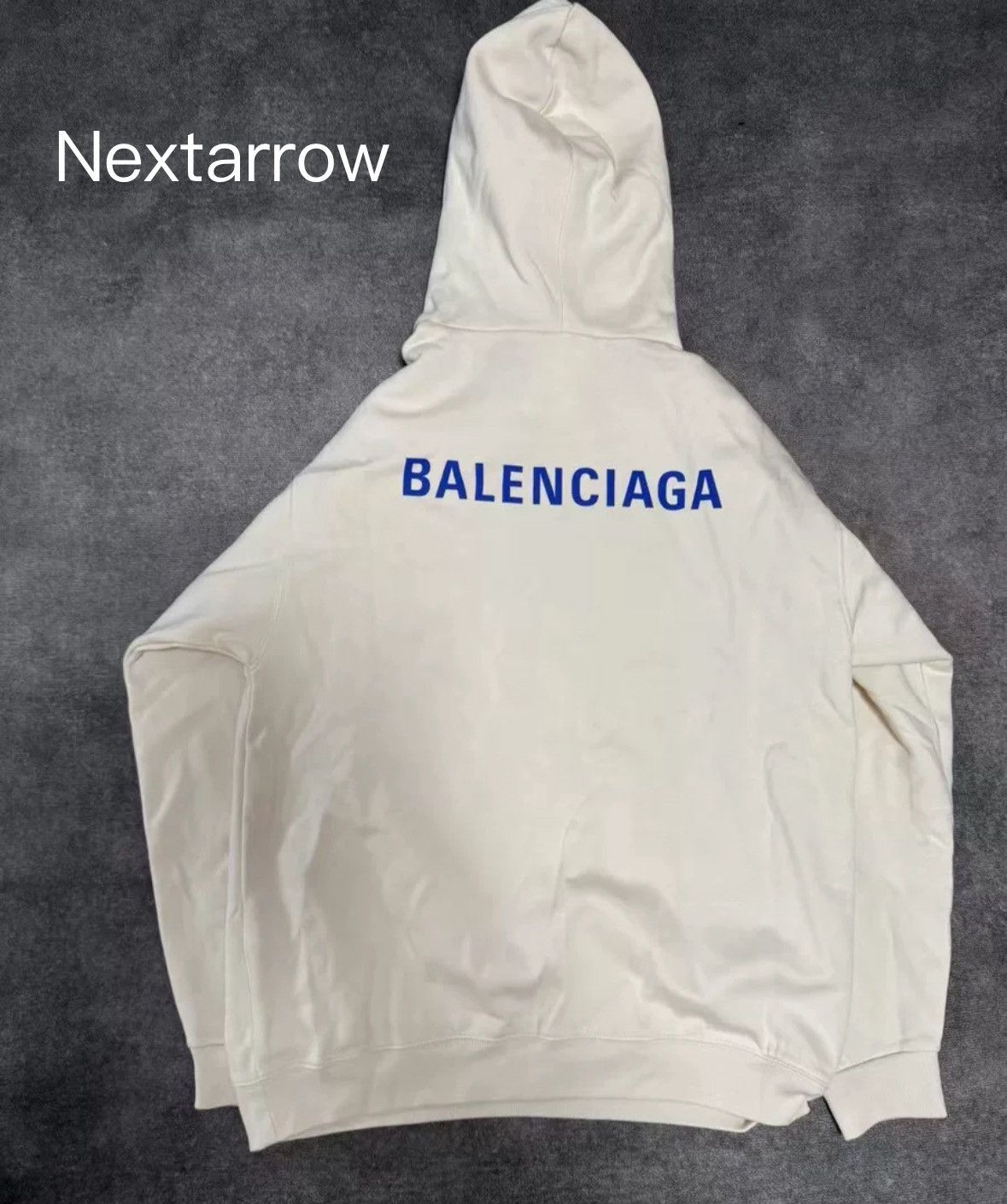 【BALENCIAGA】ベージュ Balenciaga Back フーディ Balenciaga Balenciaga beige front and back logo hoodie | Grailed