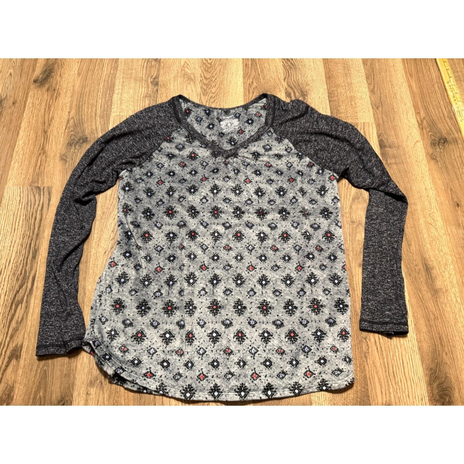 Vintage VINTAGE Climate Right by CuddlDuds Sleepwear Top Women's Medium Gray Red Blue Black Size M / US 6-8 / IT 42-44 - 2 Thumbnail