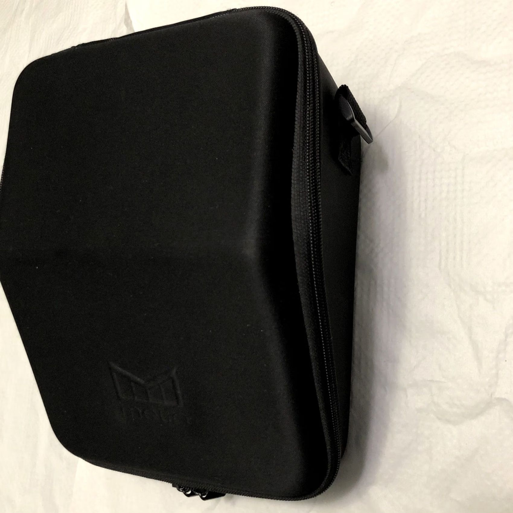 melin Melin Travel Hat Box Storage Case Black Zip Adjustable Strap Inside Pocket Ocean Size ONE SIZE - 3 Thumbnail