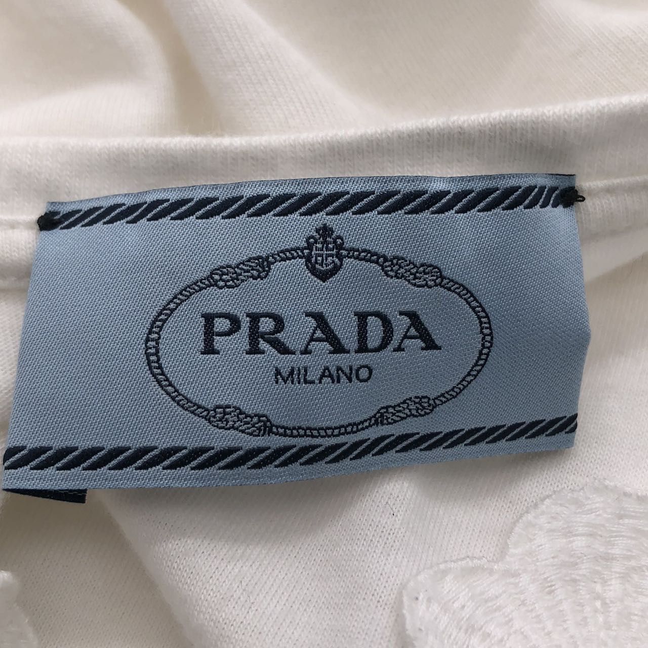 Prada Prada White 3D Flower T-Shirt K26WX Size M / US 6-8 / IT 42-44 - 5 Thumbnail