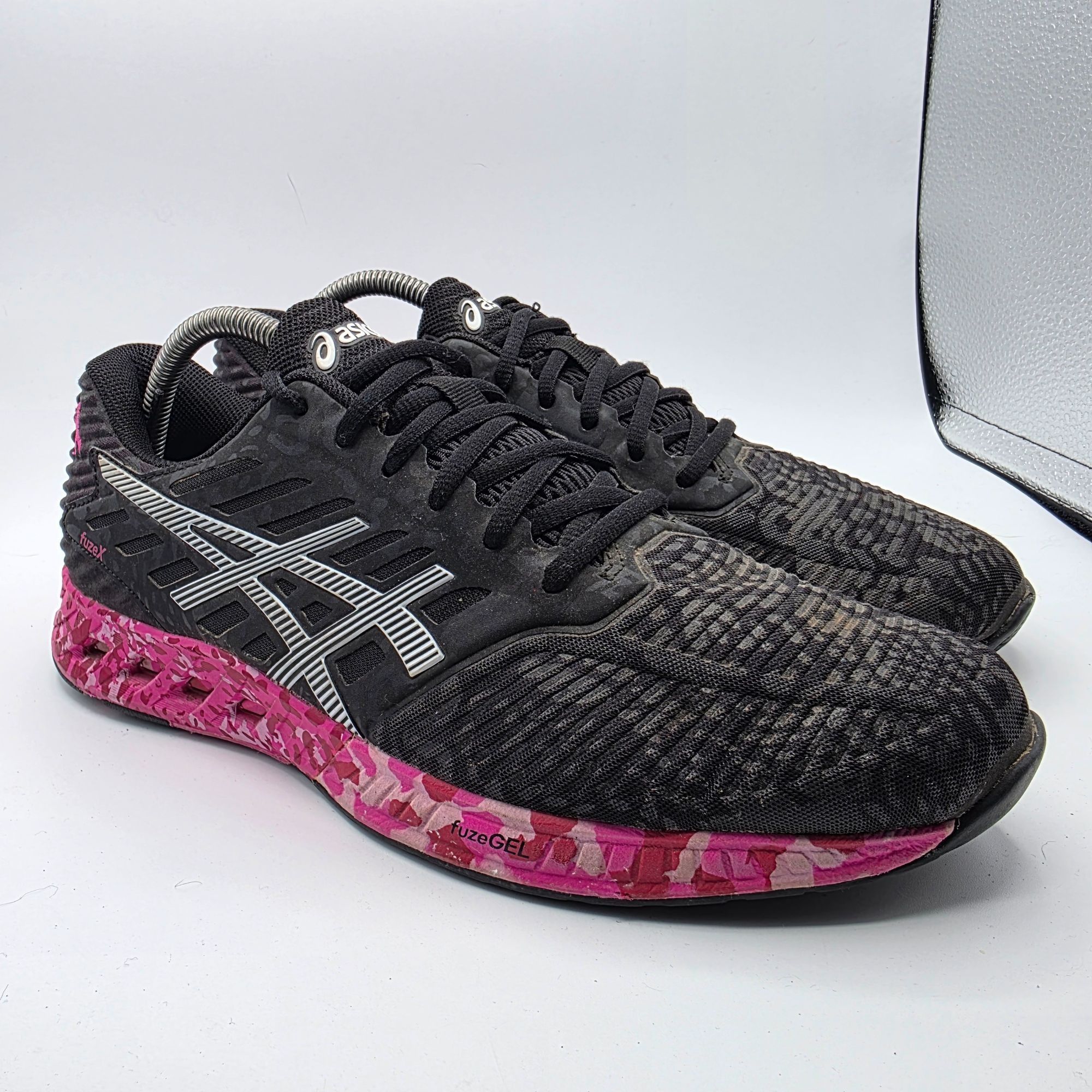 Asics Asics FuzeX Breast Cancer Awareness Mens Size 9 Black Pink A Size US 9 / EU 42 - 1 Thumbnail