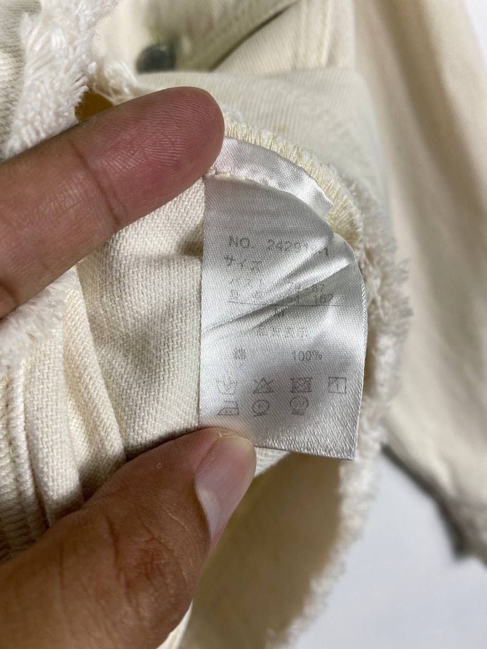 Japanese Brand japanese brand white denim jacket nice design Size US M / EU 48-50 / 2 - 8 Thumbnail