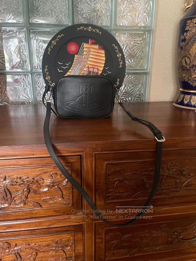 Vivienne Westwood Vivienne Westwood Leather Crossbody Bag . Size ONE SIZE - 6 Thumbnail