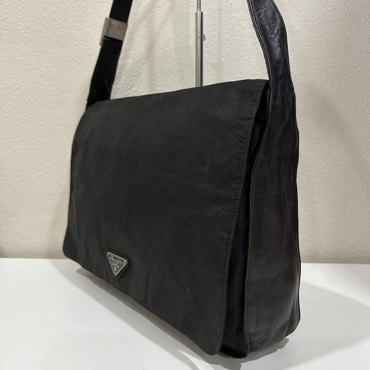 Prada AUTHENTIC PRADA NYLON TRIMMED LEATHER SHOULDER BAG Size ONE SIZE - 3 Thumbnail