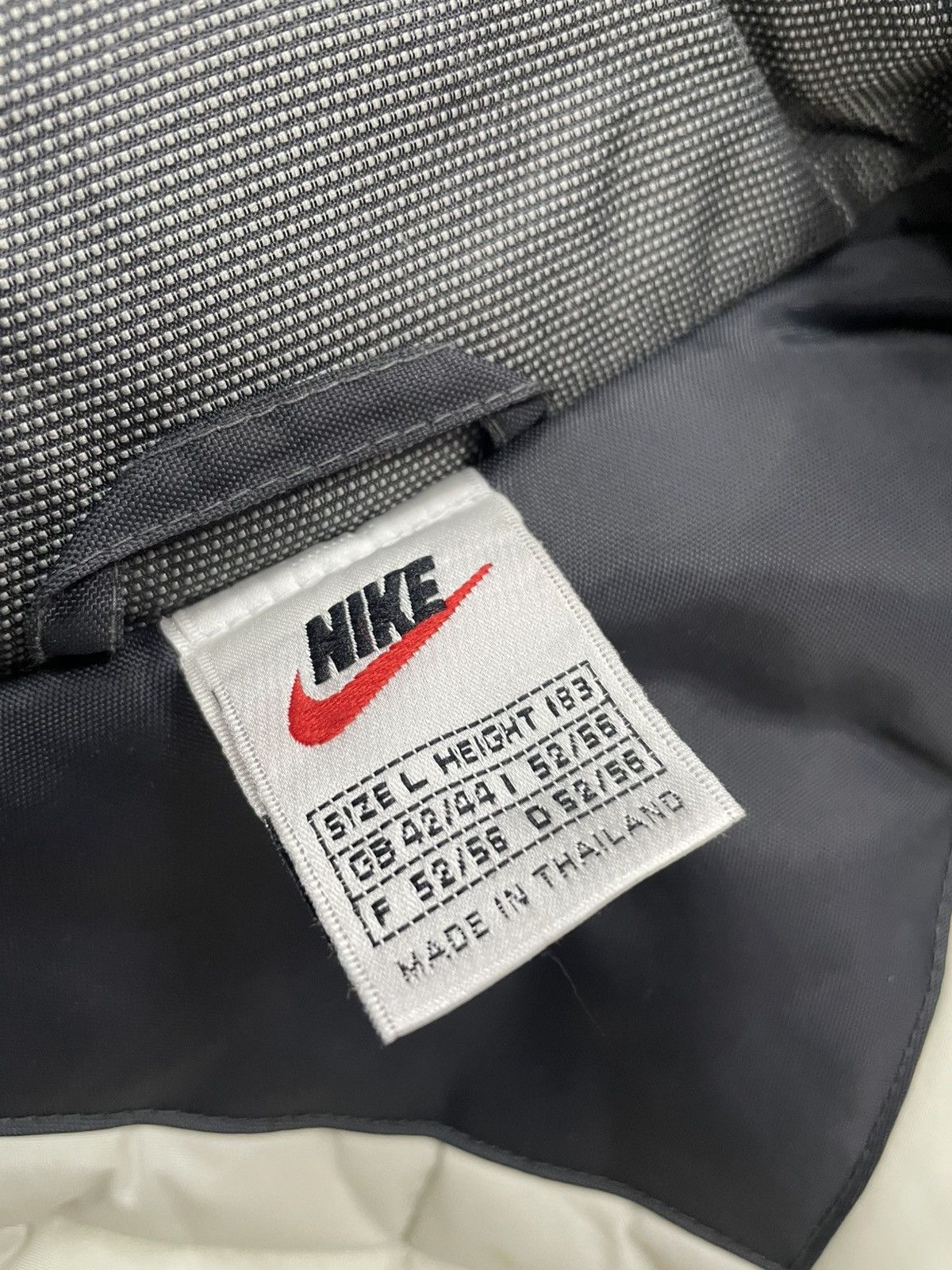 Nike Vintage Nike Small Swoosh Insulated Jacket Size US XL / EU 56 / 4 - 8 Thumbnail