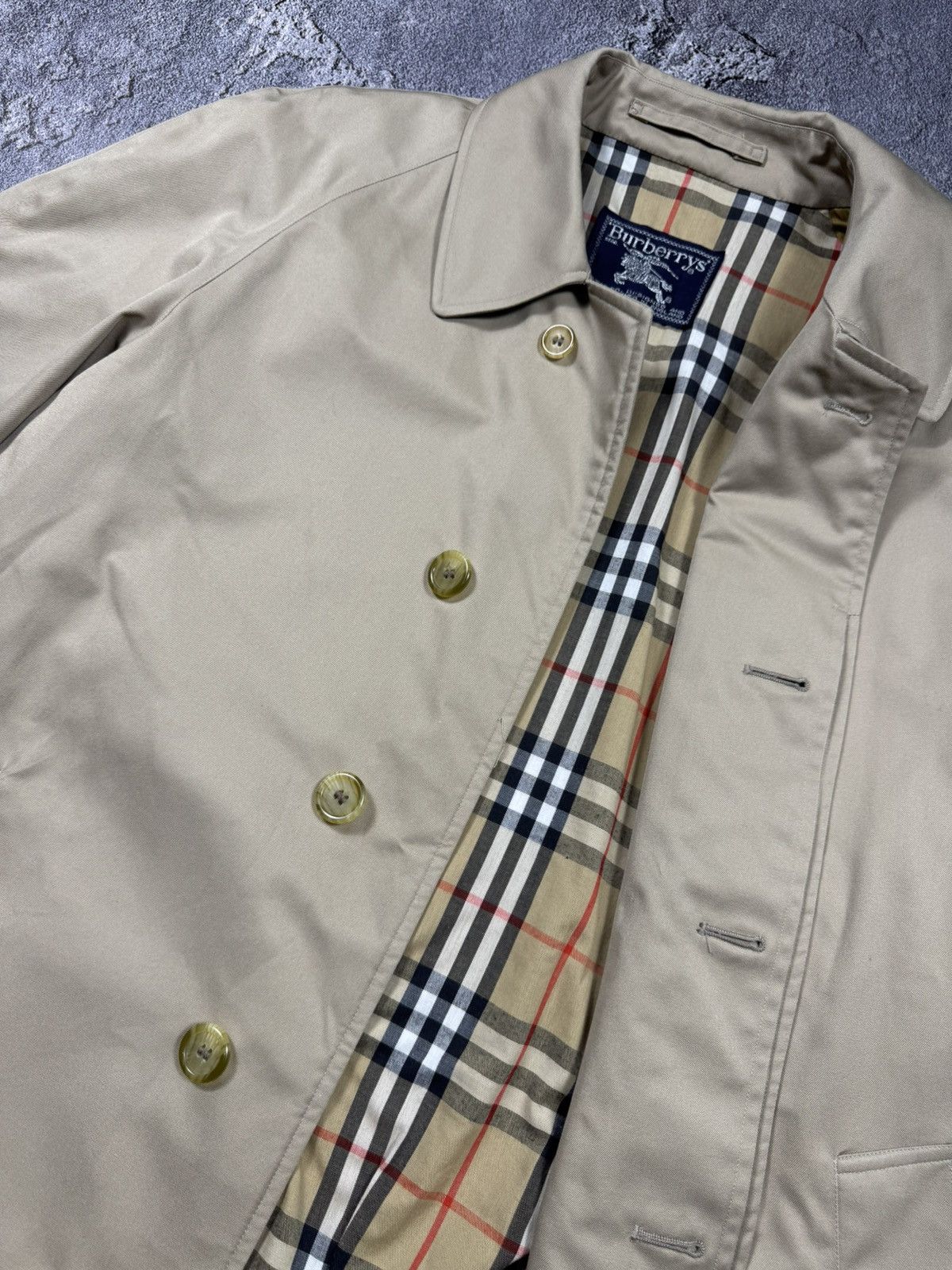 Burberry Burberrys’ Vintage Gabardine Trench Coat — Made in England 🇬🇧 Size US L / EU 52-54 / 3 - 9 Thumbnail