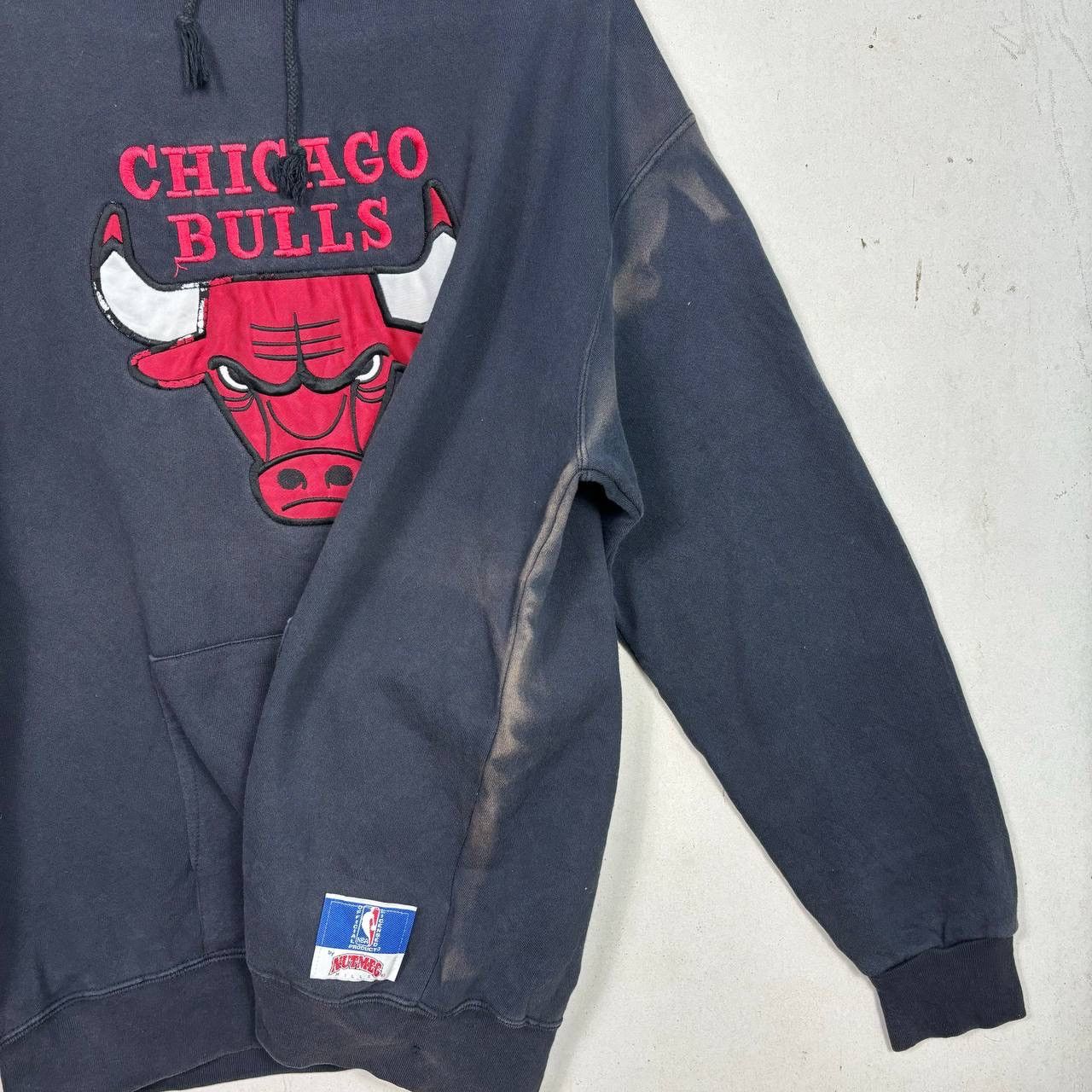 Nutmeg Vtg 90s Chicago Bulls Nutmeg Mills Hoodie NBA USA Size L Size US L / EU 52-54 / 3 - 5 Thumbnail