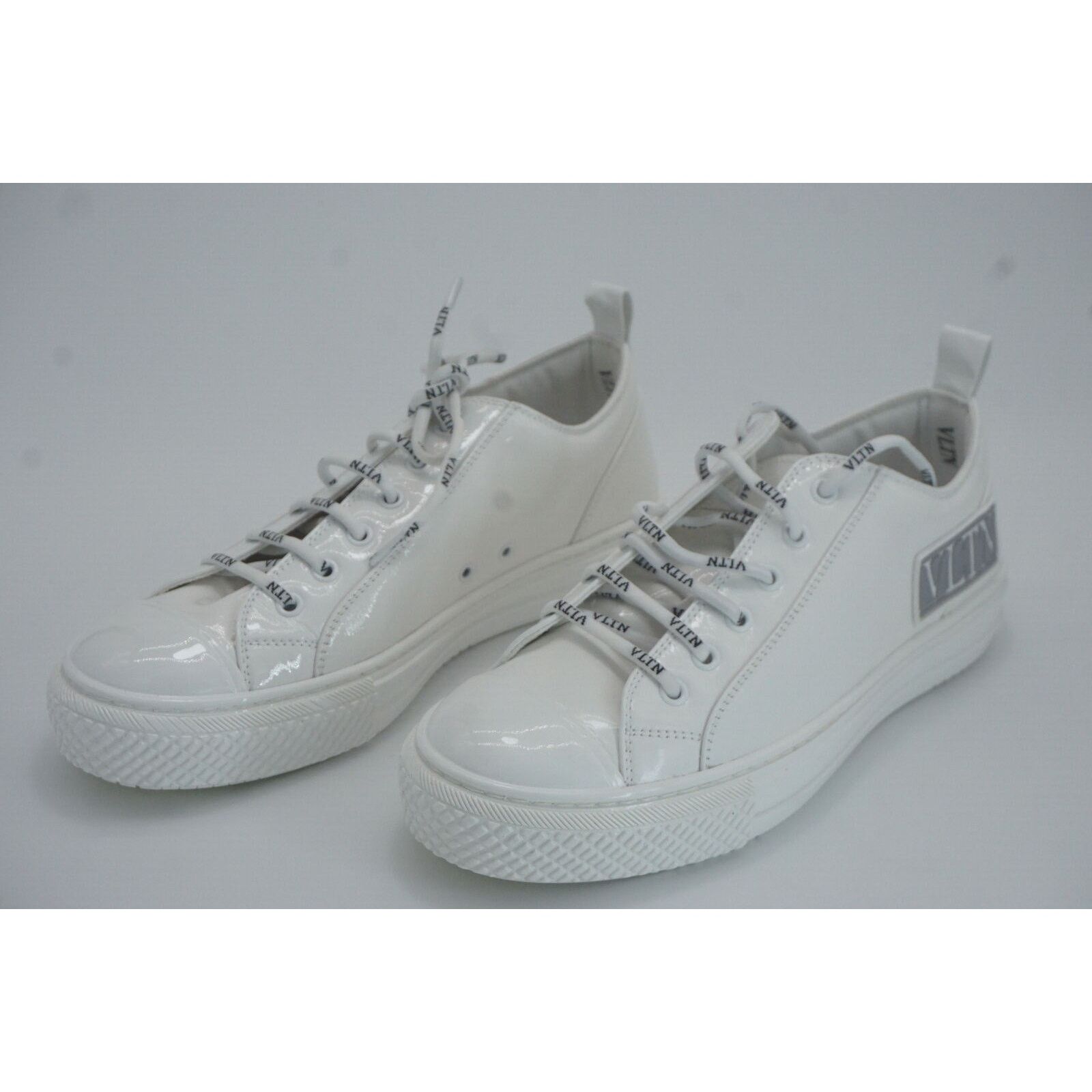 Valentino Valentino Giggies VLTN Logo White Patent Sneaker 39 low top Size US 9 / IT 39 - 6 Thumbnail