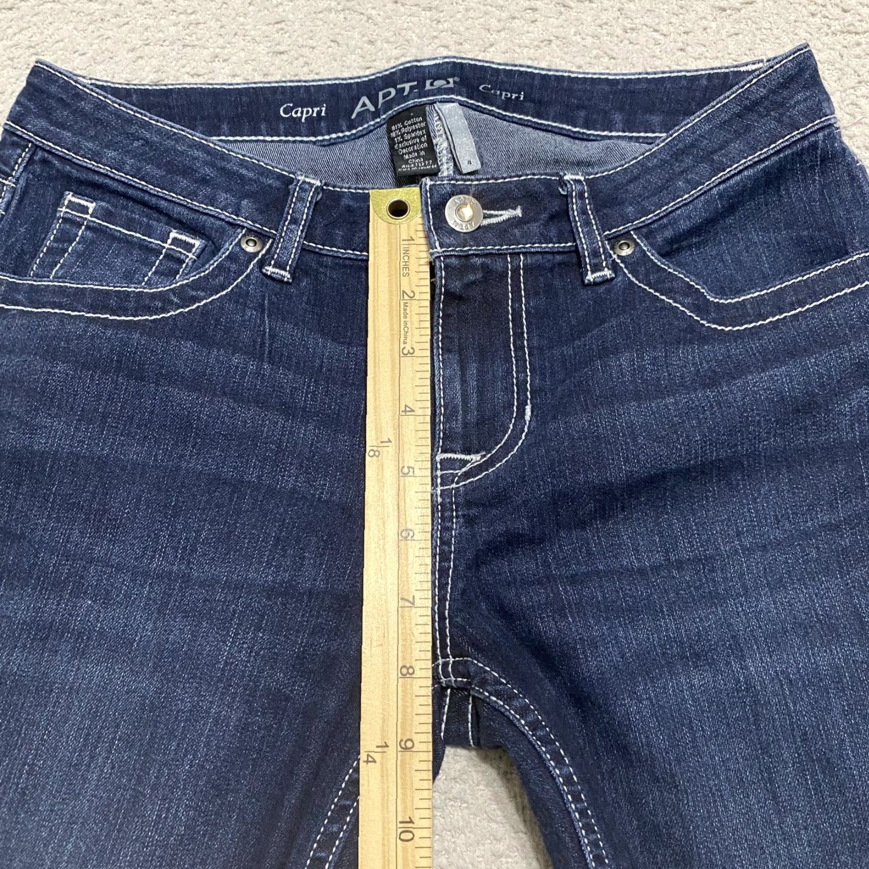 Apt. 9 Apt. 9 Jeans Womens Sz 4 Capri Denim Blue Dark Wash Straight Rhinestone Pockets Size 27" / US 4 / IT 40 - 7 Thumbnail