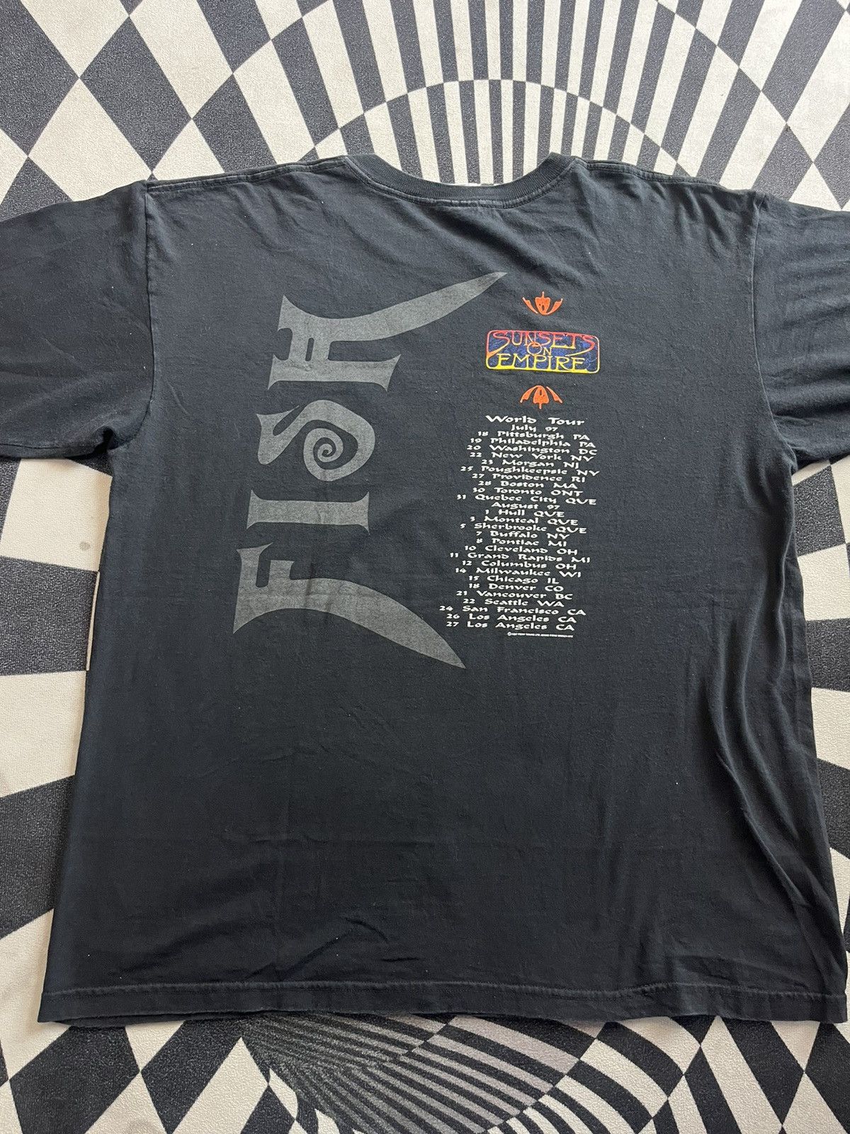 Band Tees Vintage FISH SUNSETS ON EMPIRE 1997’s Tour Tshirt Size US XL / EU 56 / 4 - 8 Thumbnail