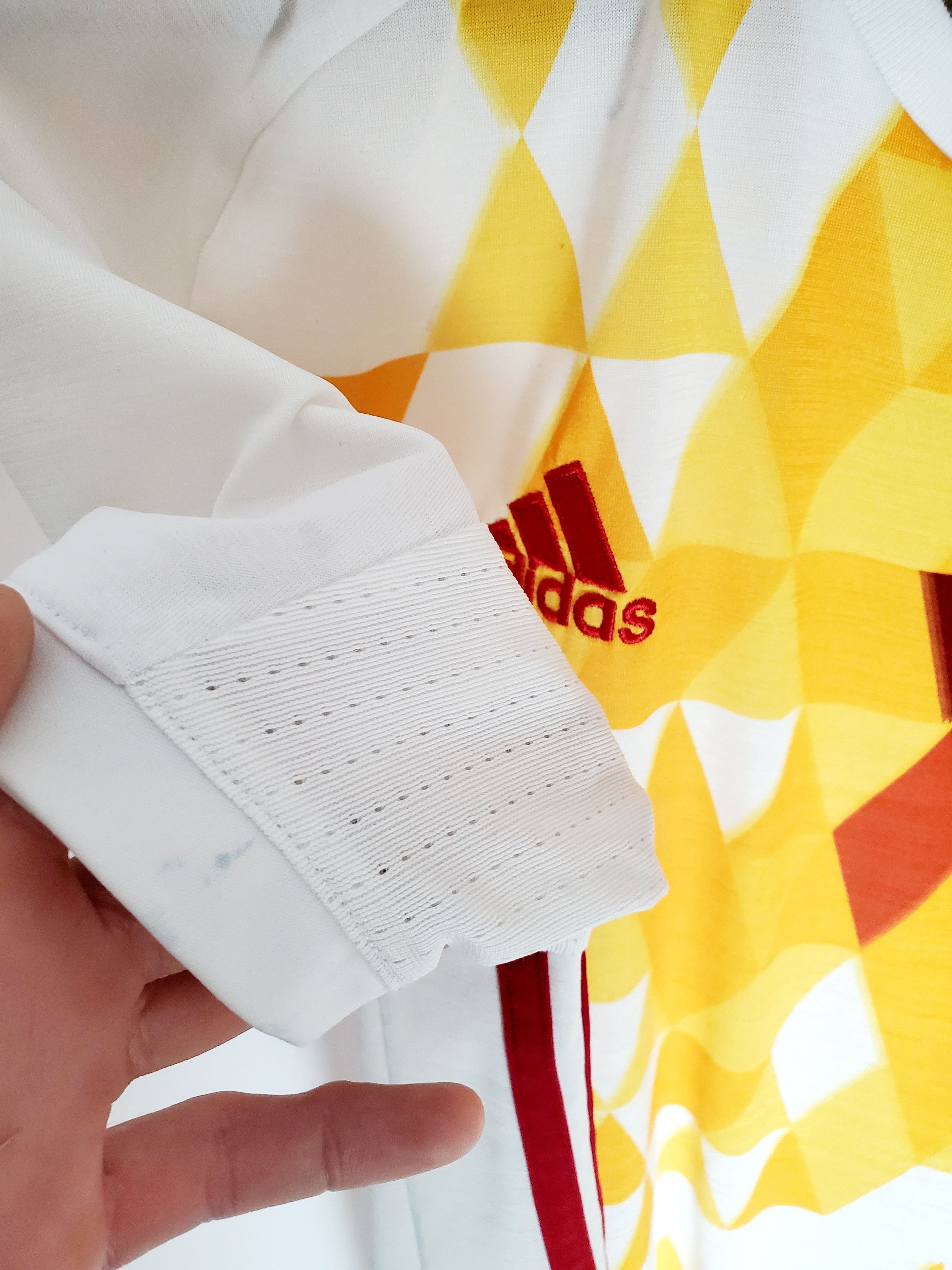 Adidas Spain National 2015 2017 Away Soccer Jersey size S Size US S / EU 44-46 / 1 - 7 Thumbnail