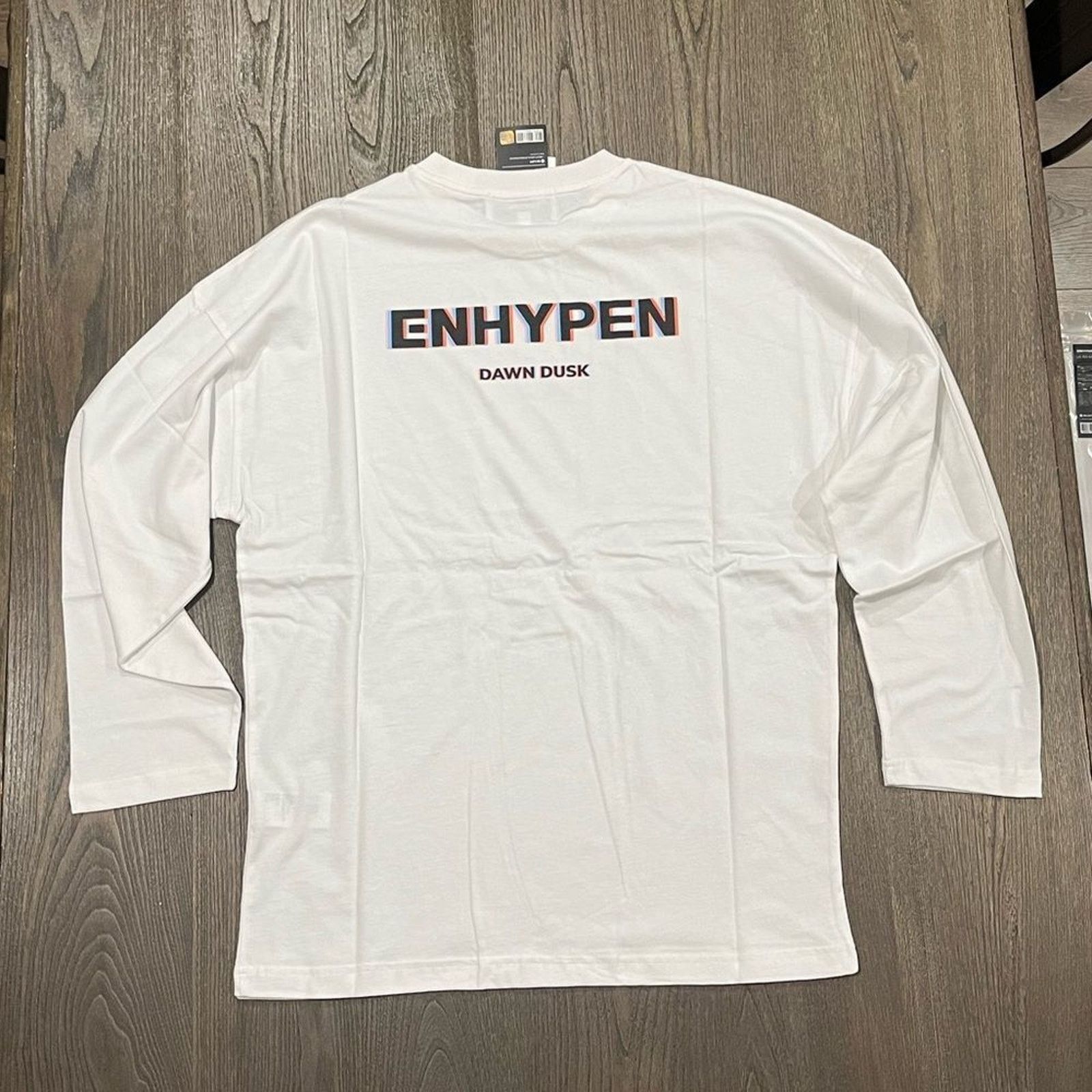 Vintage NWT Enhypen Band Dawn Dusk White Long Sleeve T-Shirt Size L Size US L / EU 52-54 / 3 - 2 Thumbnail