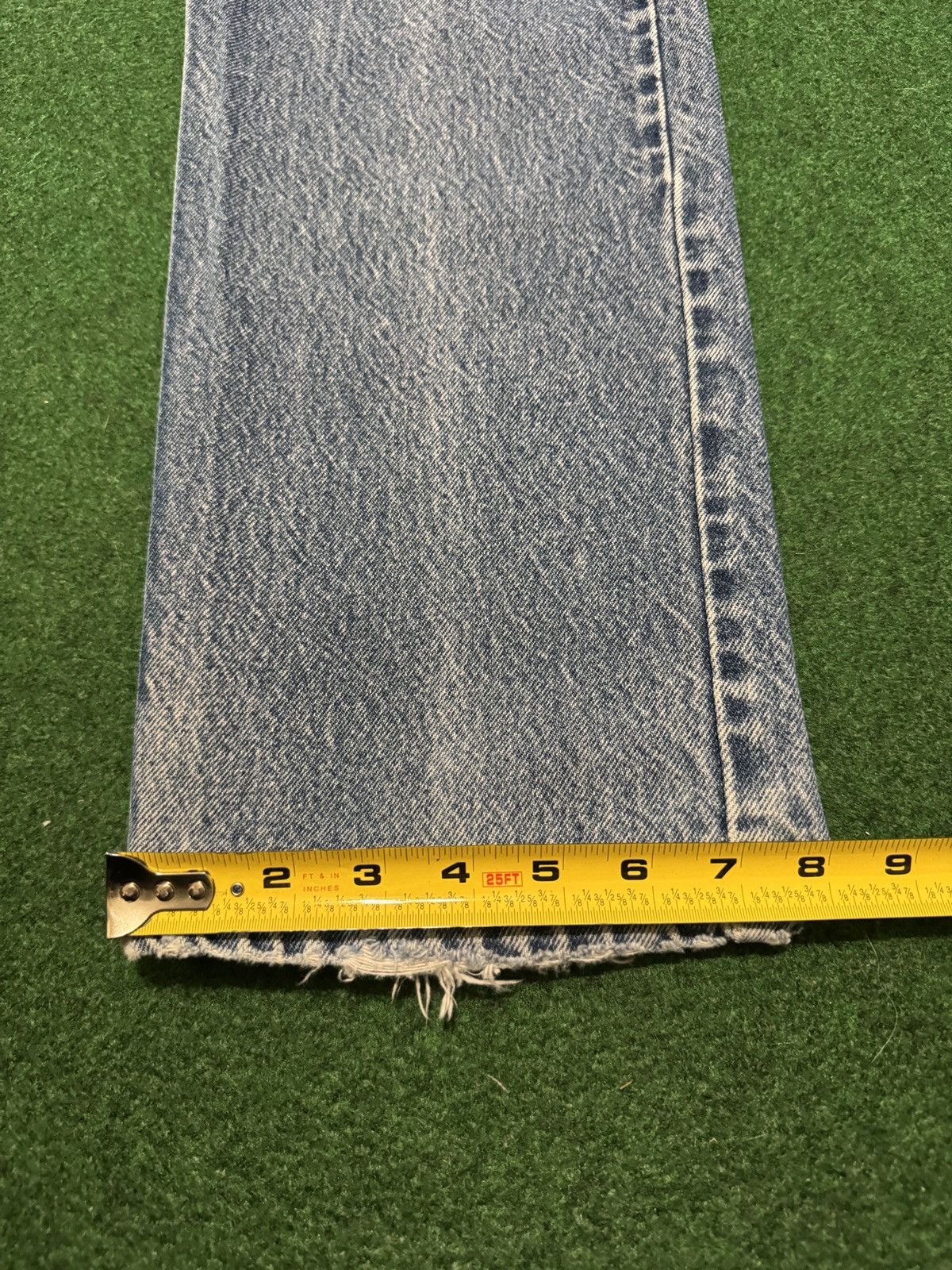 Levi's Vintage Clothing Vintage 90s Levi’s 505 Light Wash Distressed 32x34 Jeans Size US 32 / EU 48 - 8 Thumbnail