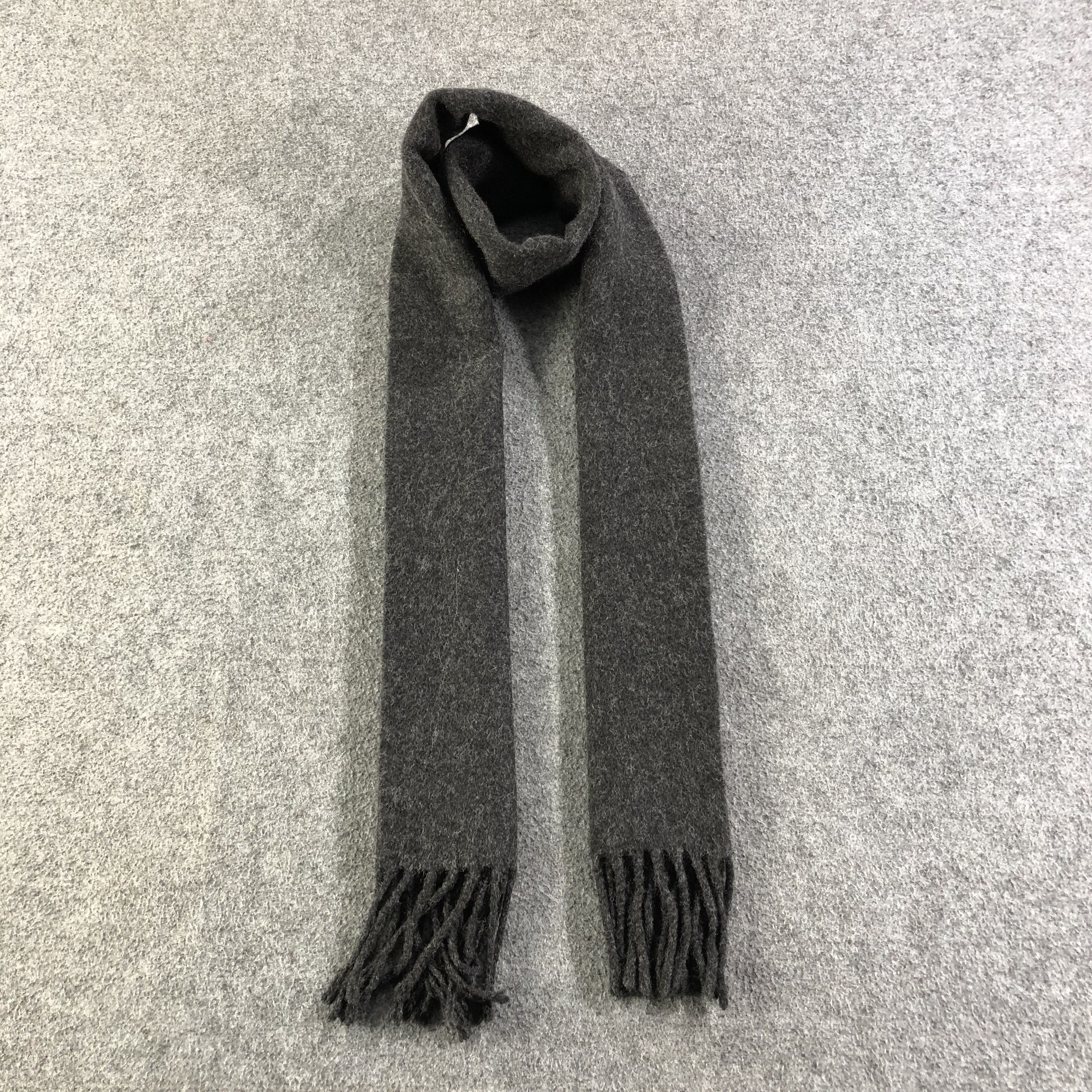 Fendi Plain Grey Wool Scarf Muffler V1328