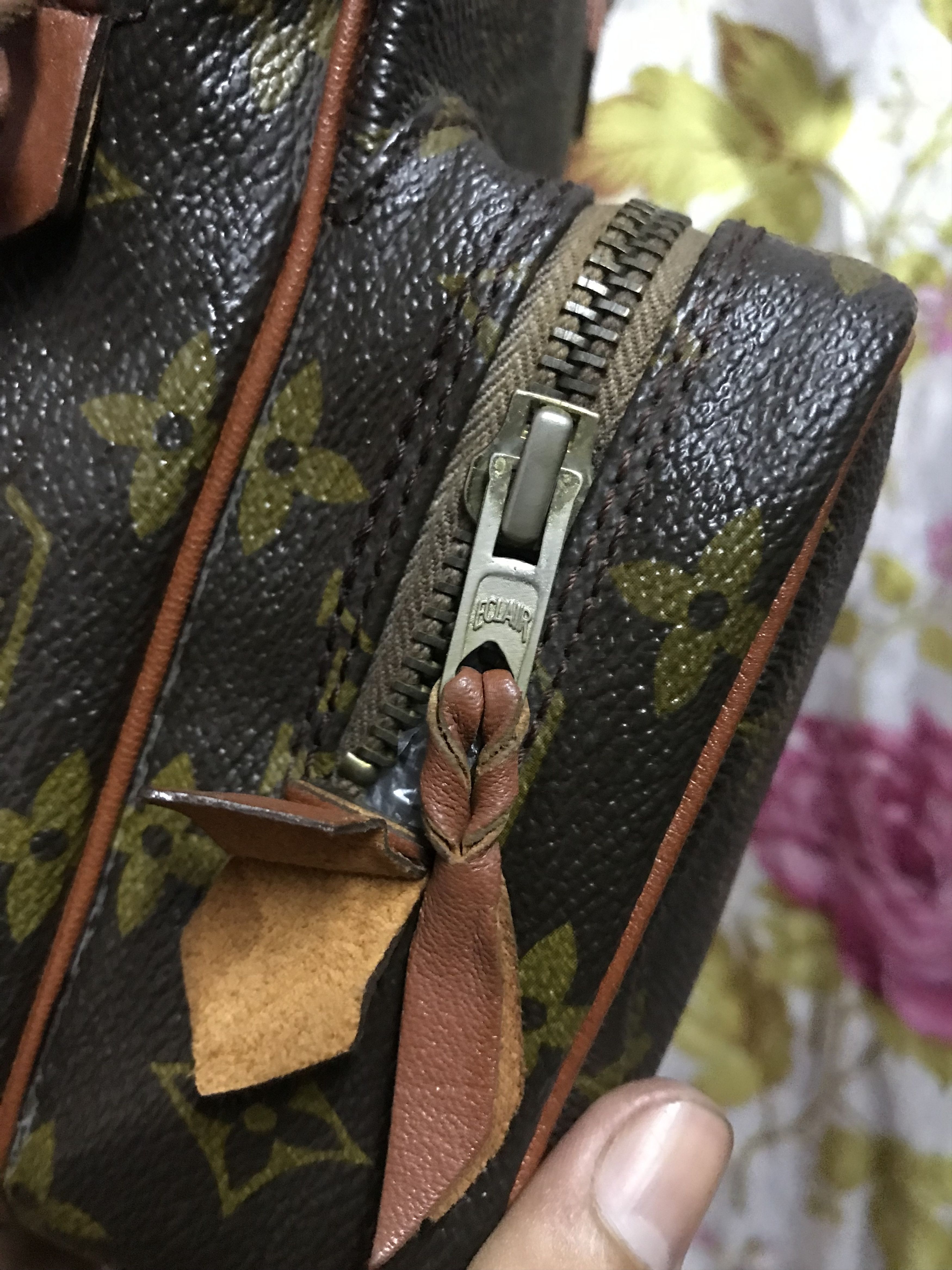 Louis Vuitton Vintage 80s Louis Vuitton Size ONE SIZE - 7 Thumbnail