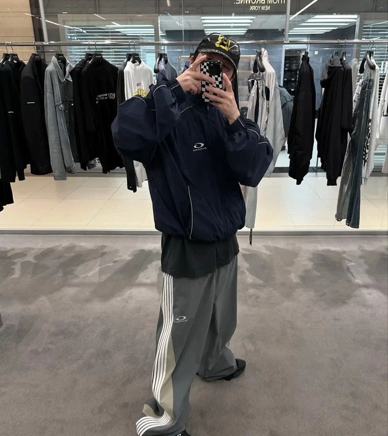 Balenciaga Balenciaga size XS CutUp Series Double Waist Spliced Sweat Size US 27 - 7 Thumbnail