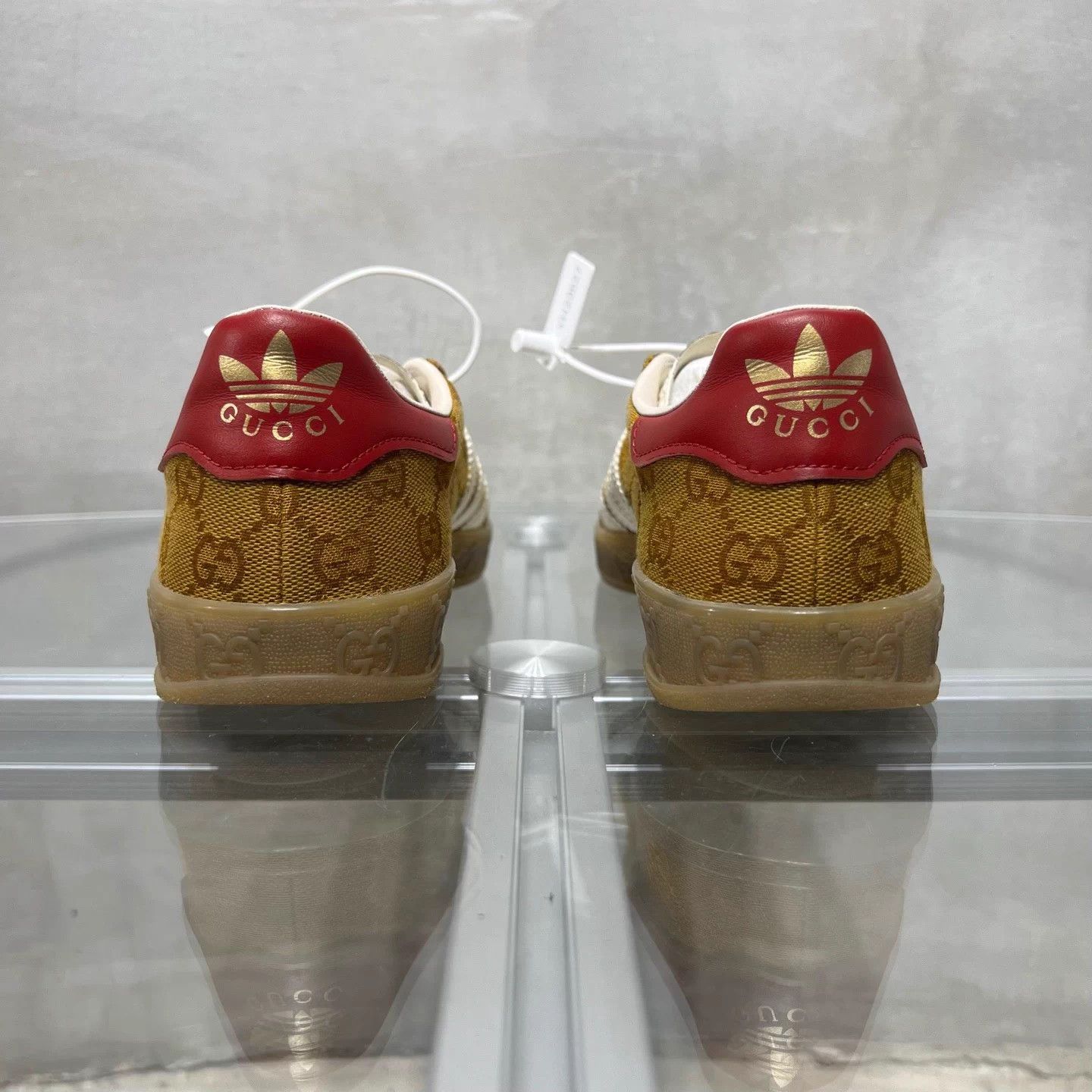 Gucci GUCCI x adidas Originals Gazelle Yellow Full Print 37 Size US 6 / IT 36 - 6 Thumbnail