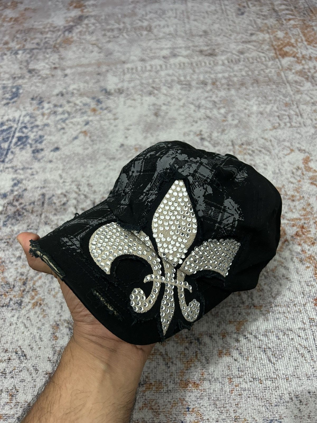 If Six Was Nine Leader Rippert Cross Swarovski Caps Size ONE SIZE - 3 Thumbnail