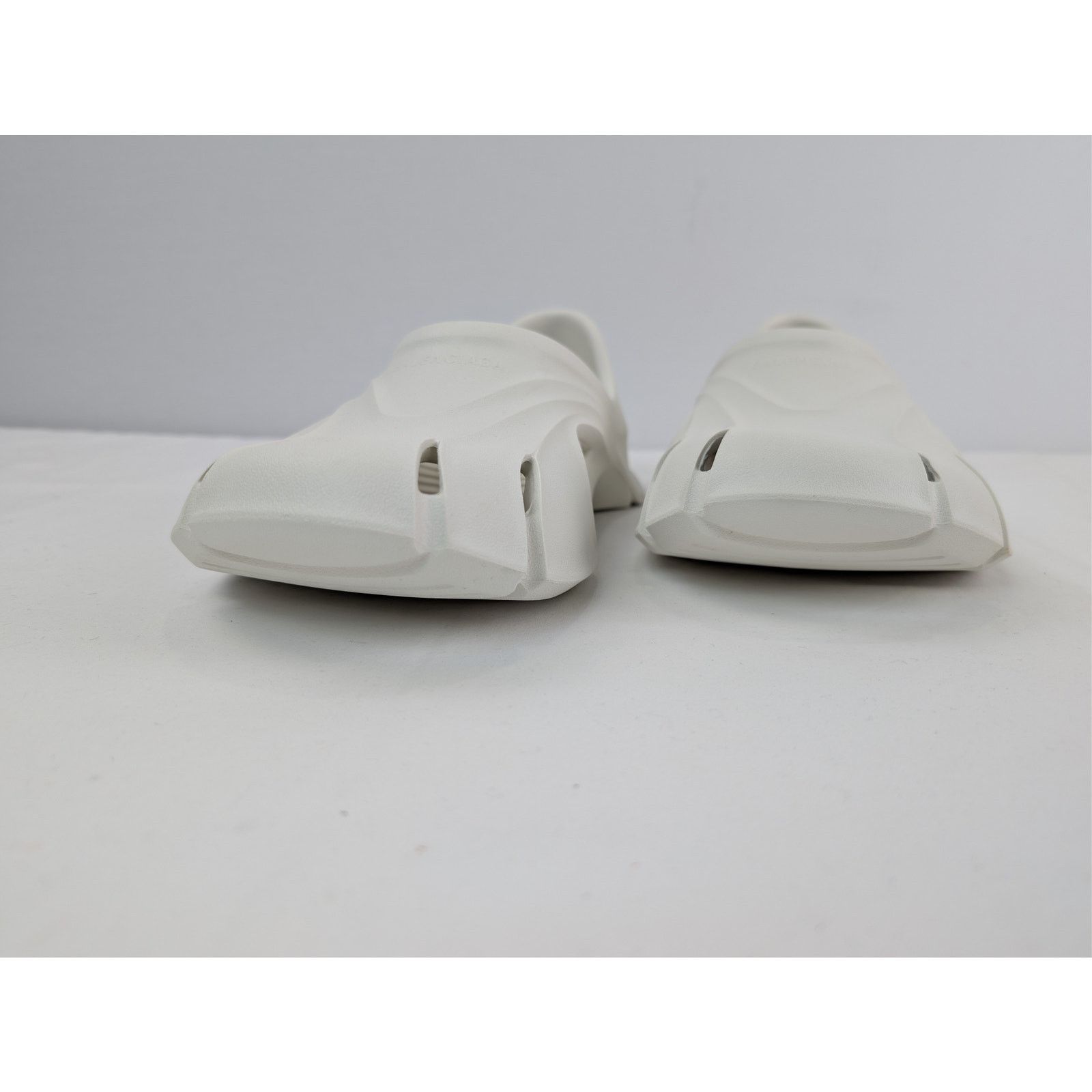 Balenciaga o1rshd1 Classic Mold Closed Slide Sandals in Eggshell Size US 13 / EU 46 - 7 Thumbnail