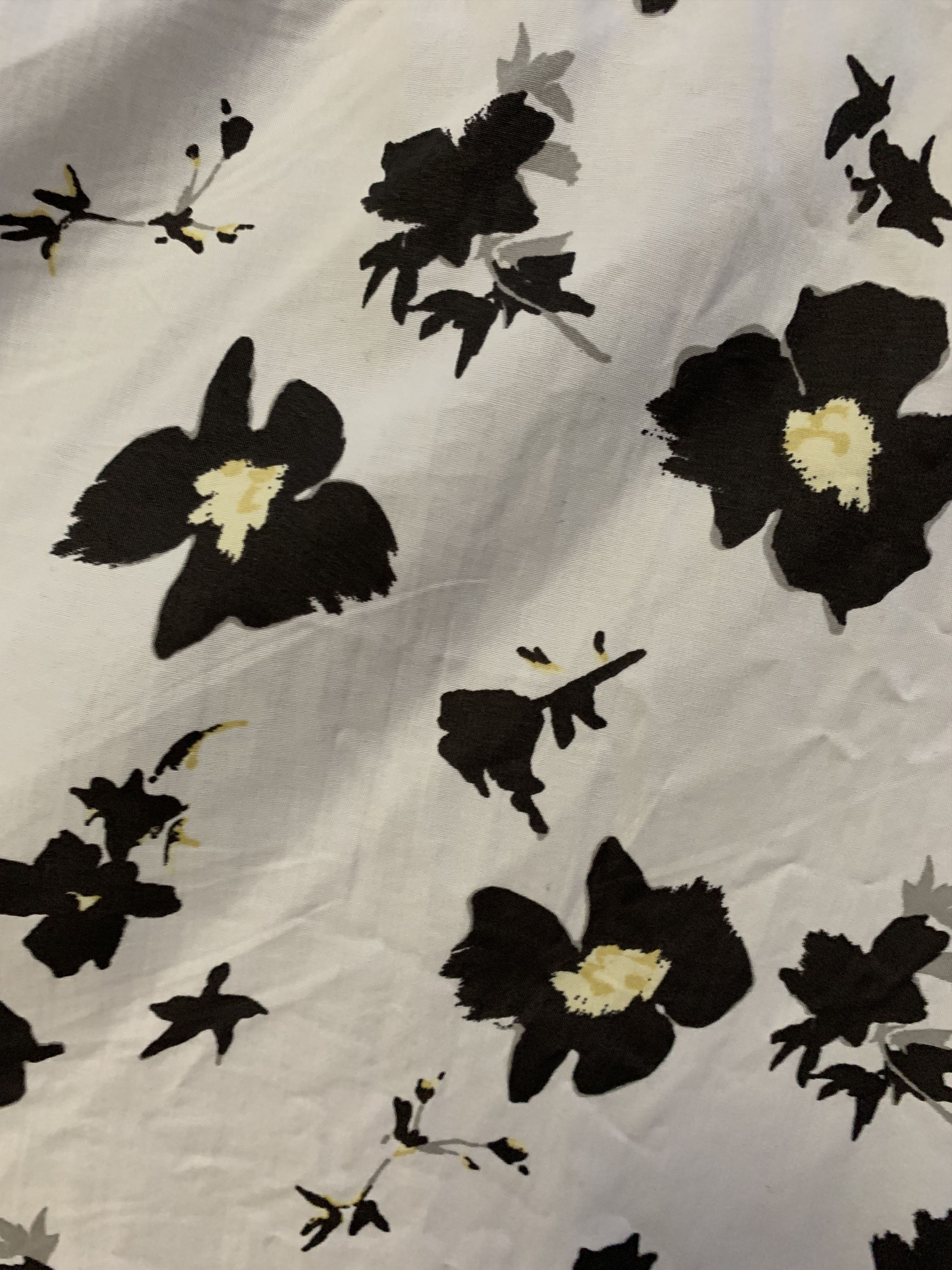 Uniqlo UNIQLO Black Flowers Button Down Shirt ⊛ OFFWT/YLW/BLK ⊛ New Size US M / EU 48-50 / 2 - 1 Thumbnail