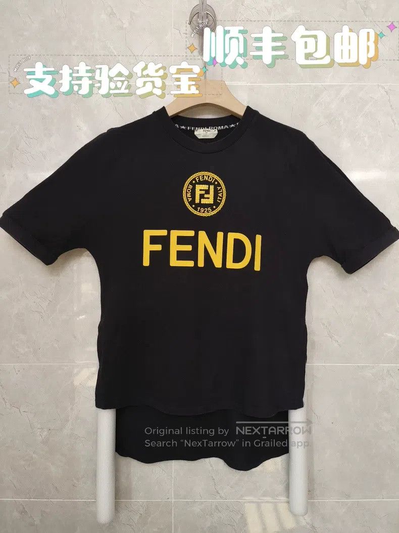 Fendi Fendi Crystal logo short-sleeve T-shirt Size US S / EU 44-46 / 1 - 1 Thumbnail