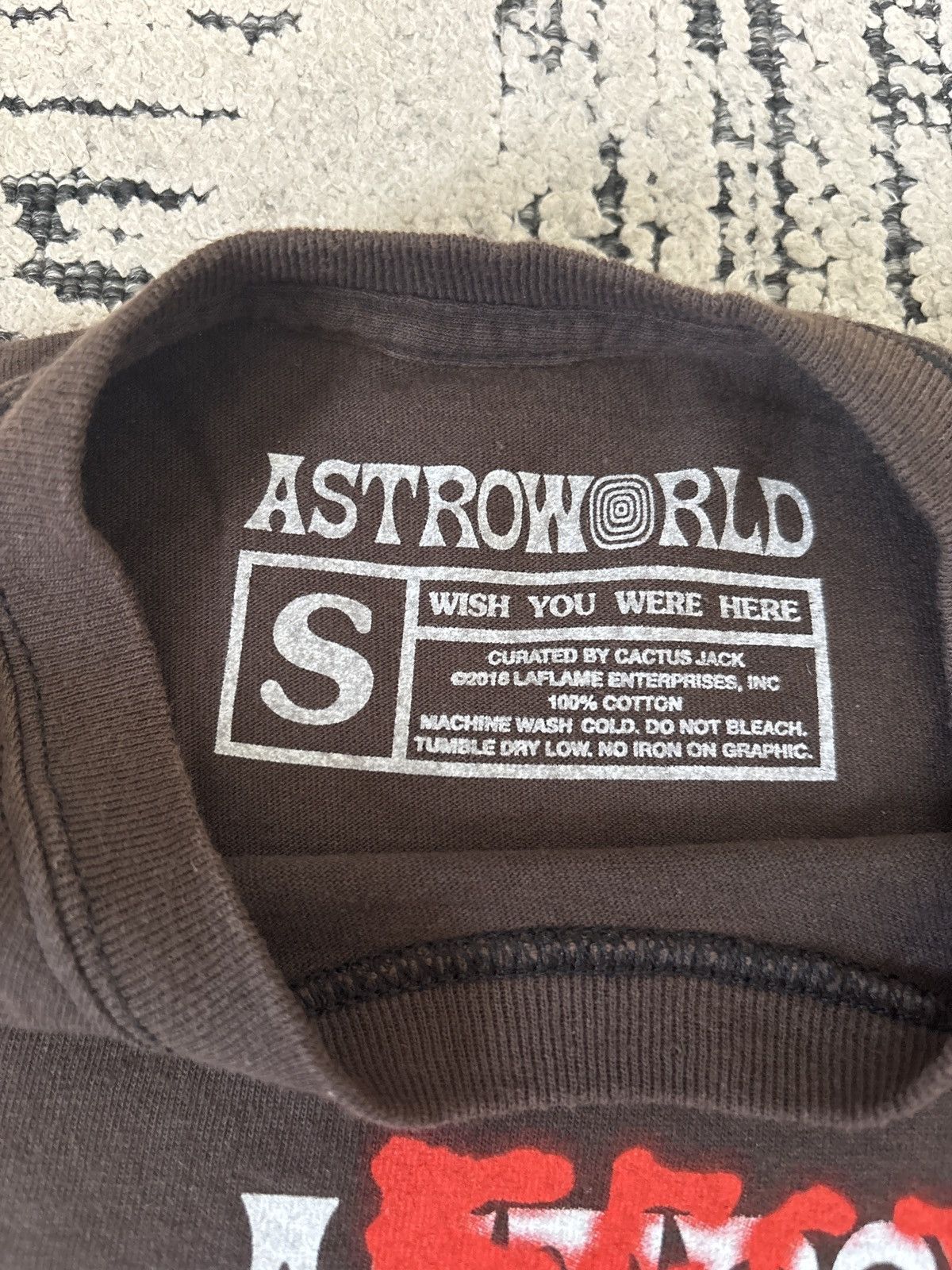 Travis Scott Travis Scott Astroworld 2018 T-shirt “Put on a happy face” Size US S / EU 44-46 / 1 - 4 Thumbnail