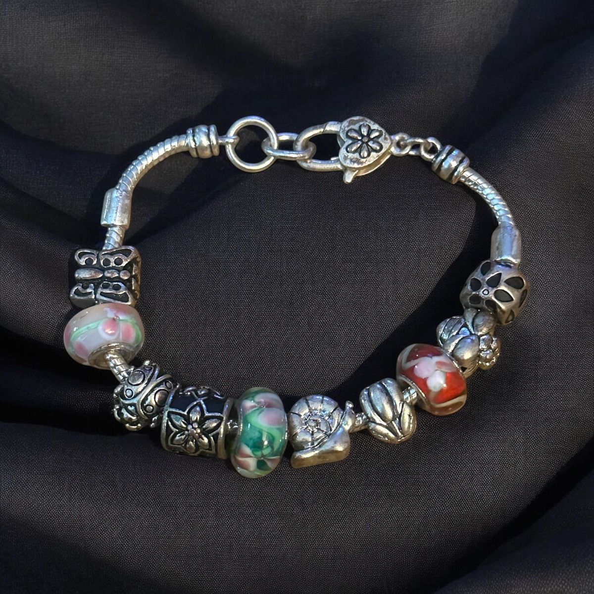 Other Silver tone garden theme sliding charm bracelet Size ONE SIZE - 1 Thumbnail
