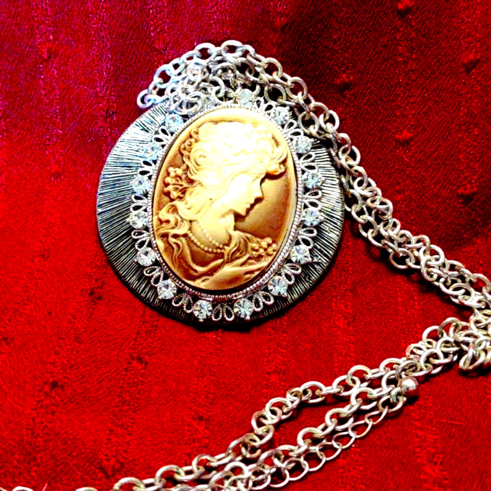 Other Stunning silver Cameo with rhinestones~reversible Size ONE SIZE - 1 Thumbnail