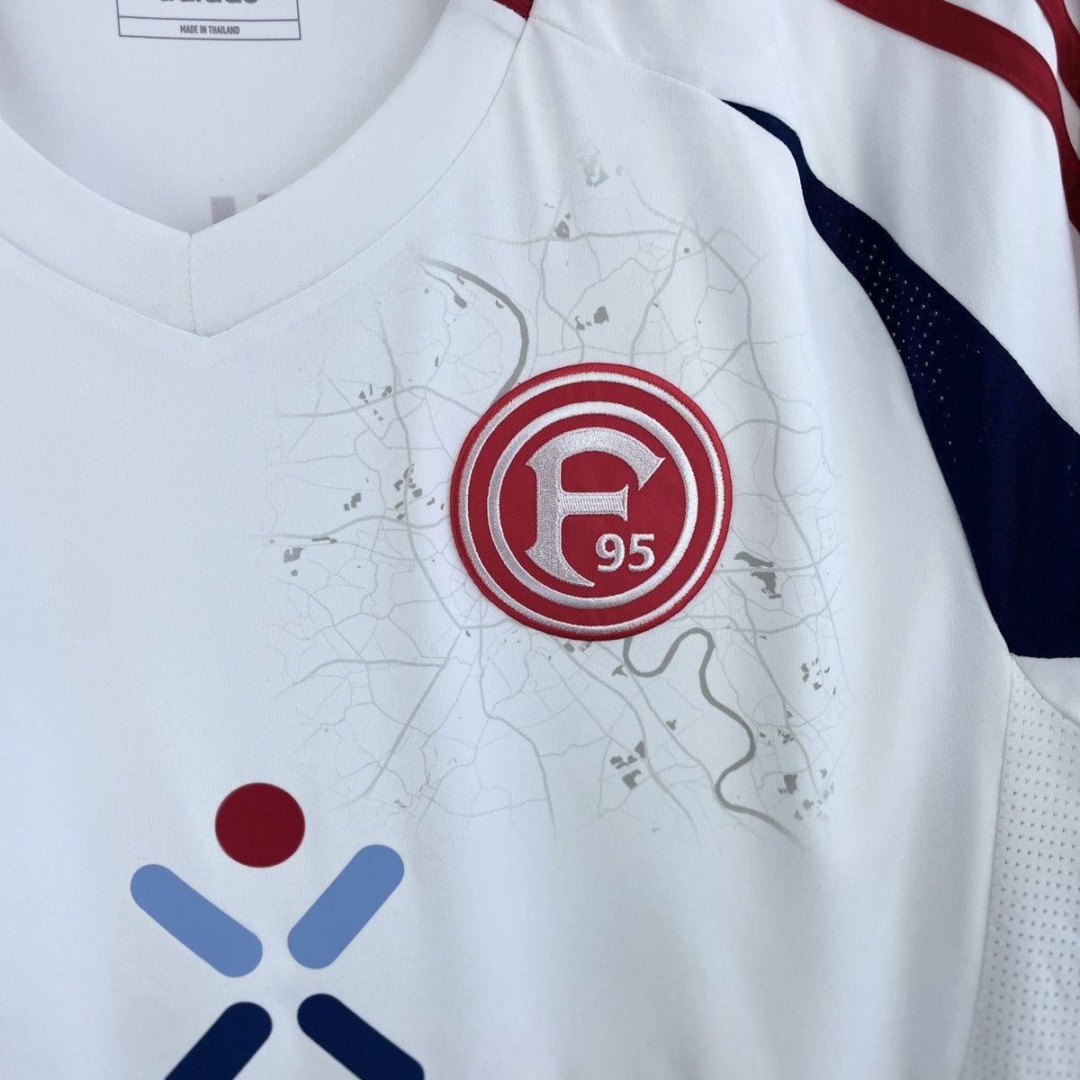 Adidas Fortuna Düsseldorf Away Jersey Shirt Men 2024/2025 size L Size US L / EU 52-54 / 3 - 4 Thumbnail
