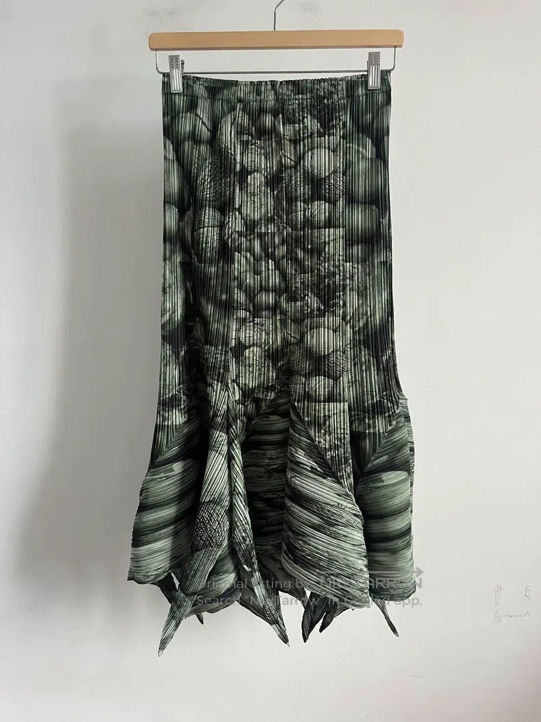 Issey Miyake Issey Miyake size:3 Green Midi Skirt Size 23" - 1 Thumbnail