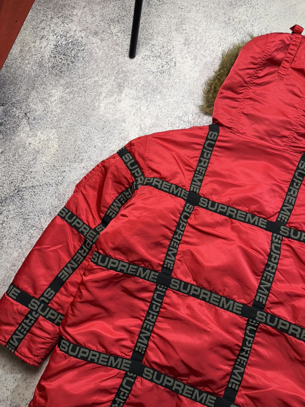 Supreme Supreme Logo Tape N-3B Parka Size US M / EU 48-50 / 2 - 24 Thumbnail